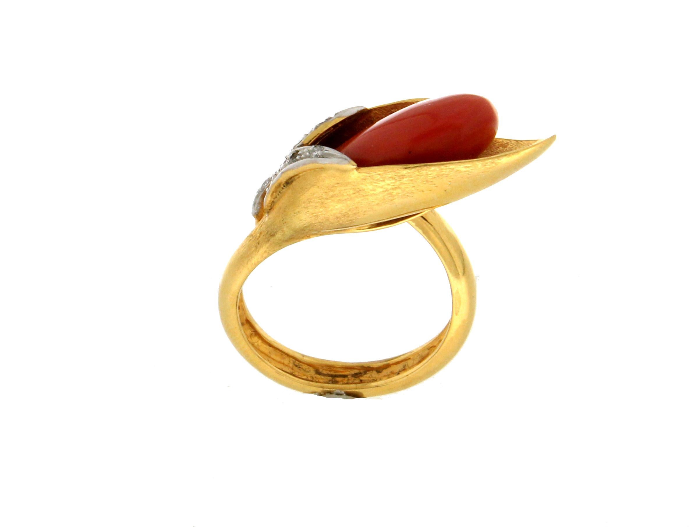 Brilliant Cut Handcraft Coral 18 Karat Yellow and White Gold Diamonds Cocktail Ring For Sale