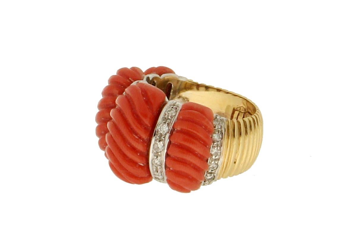 Handcraft Coral 18 Karat Yellow and White Gold Diamonds Cocktail Ring In New Condition For Sale In Marcianise, IT
