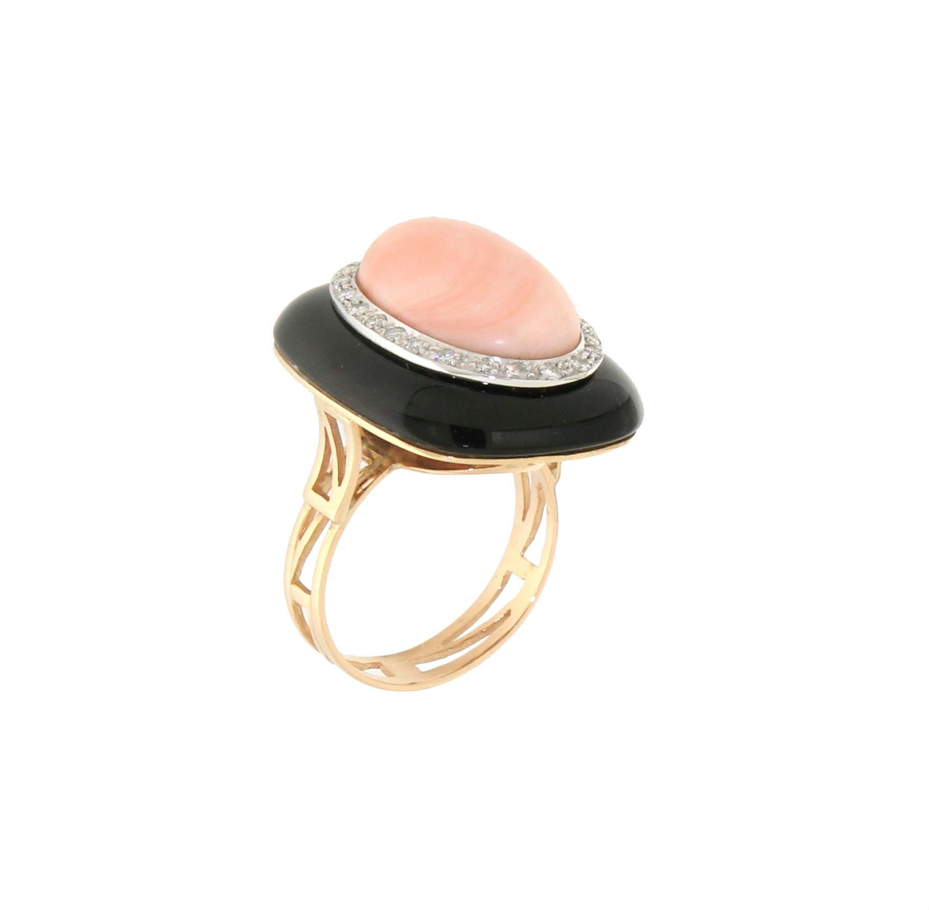 Handcraft Coral 18 Karat Yellow and White Gold Onyx Diamonds Cocktail Ring In New Condition In Marcianise, IT