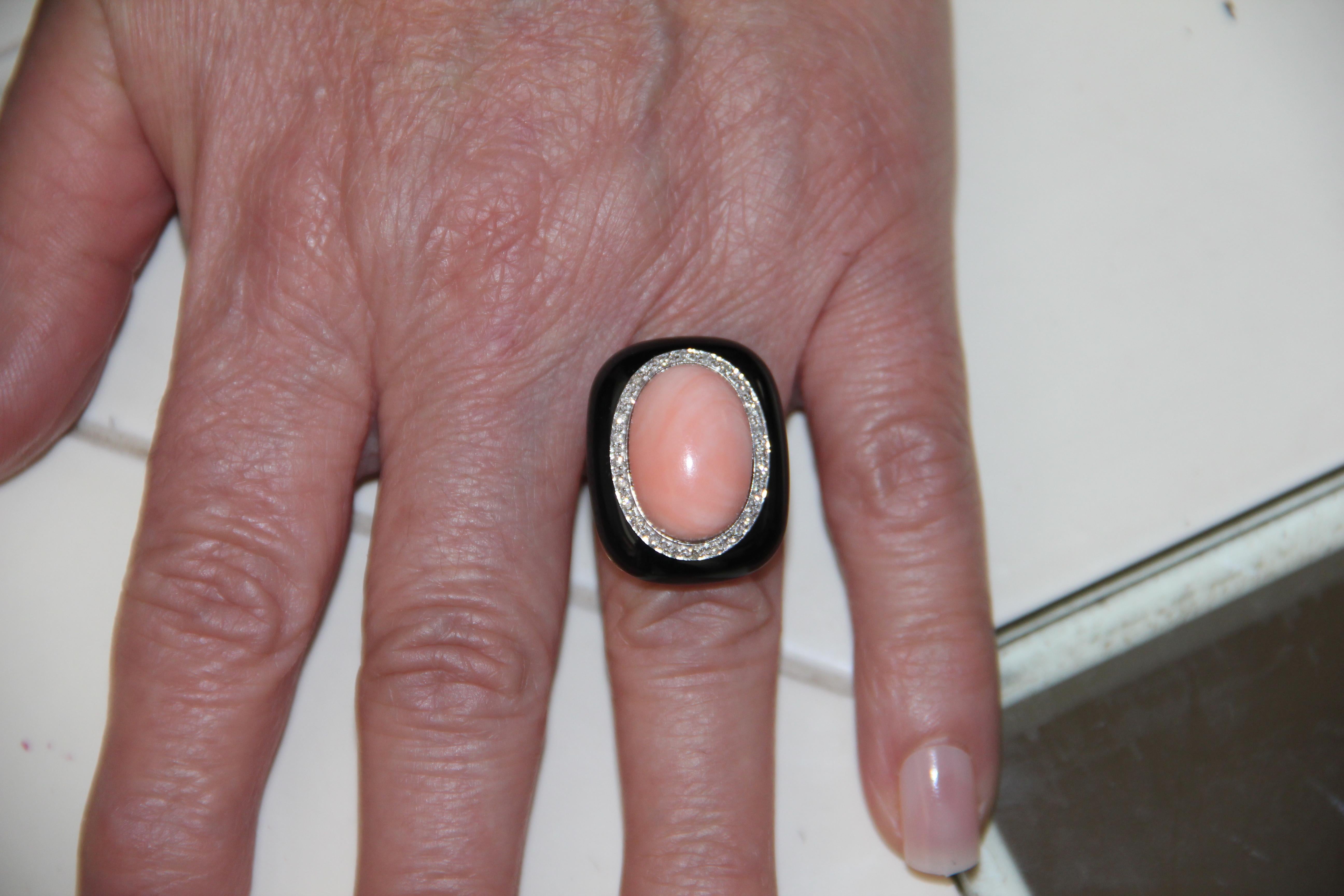 Handcraft Coral 18 Karat Yellow and White Gold Onyx Diamonds Cocktail Ring For Sale 2