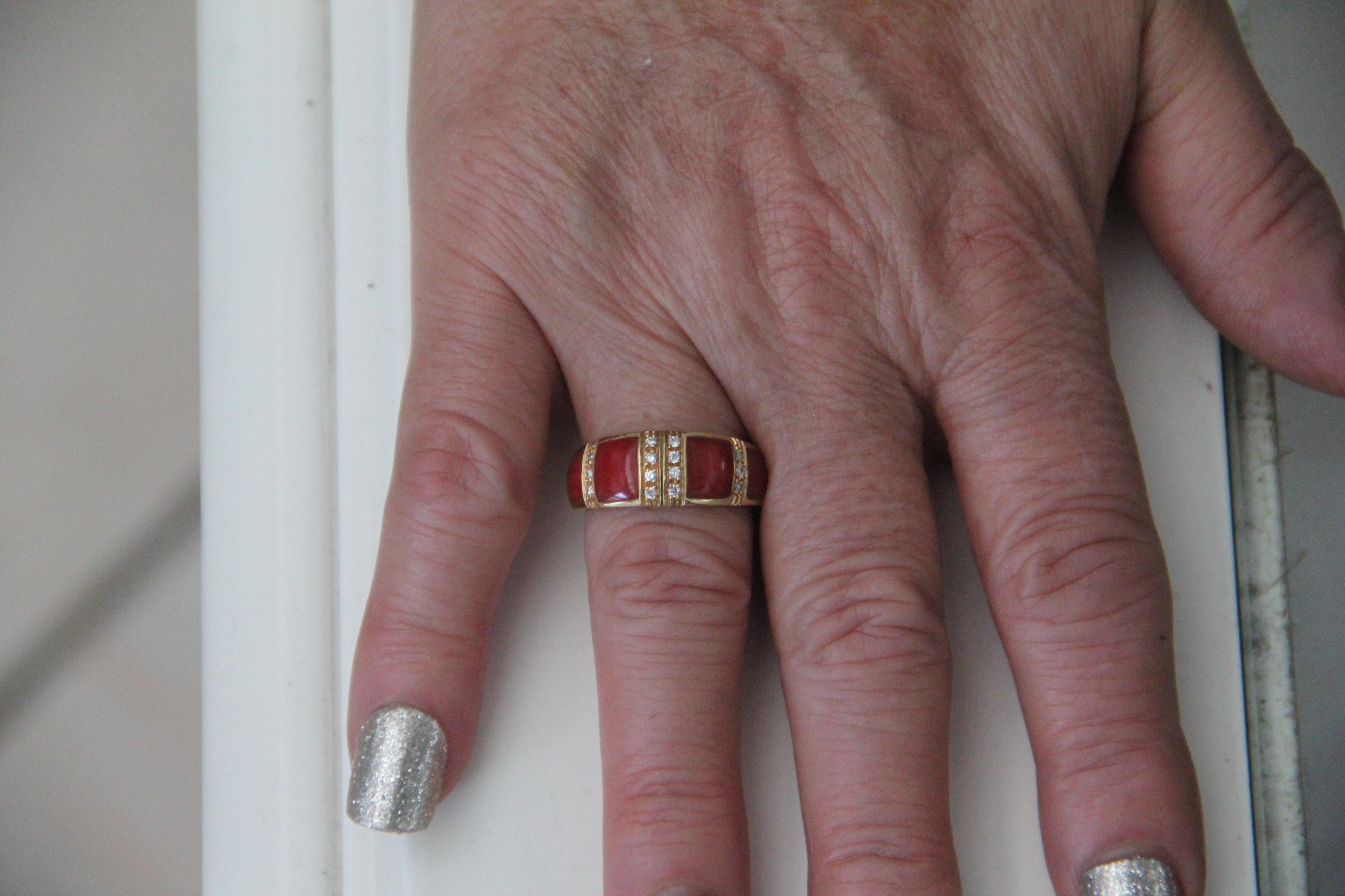 Handcraft Koralle 18 Karat Gelbgold Diamanten Band Ring im Angebot 5