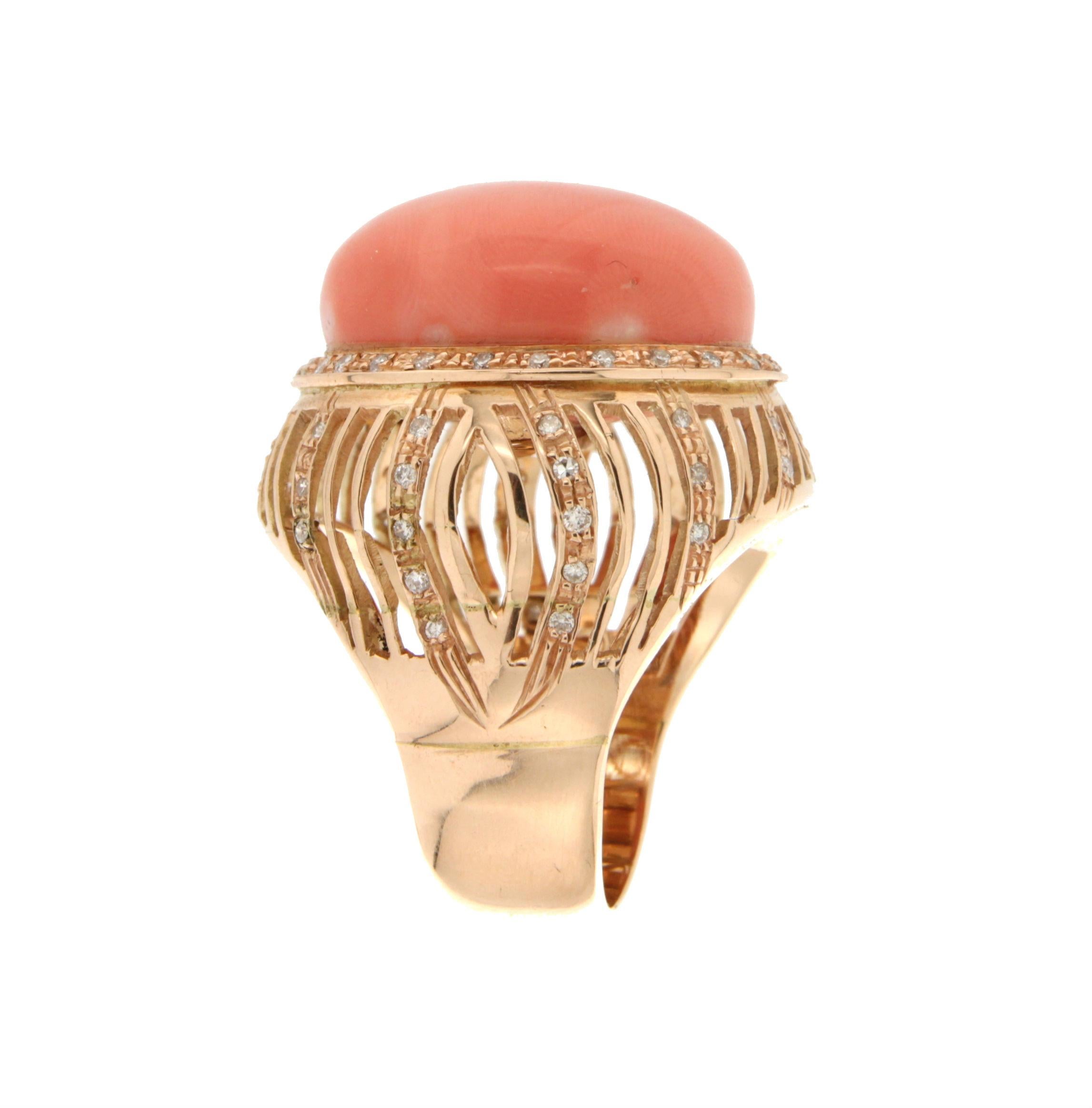 Handcraft Coral 18 Karat Yellow Gold Diamonds Cocktail Ring In New Condition For Sale In Marcianise, IT