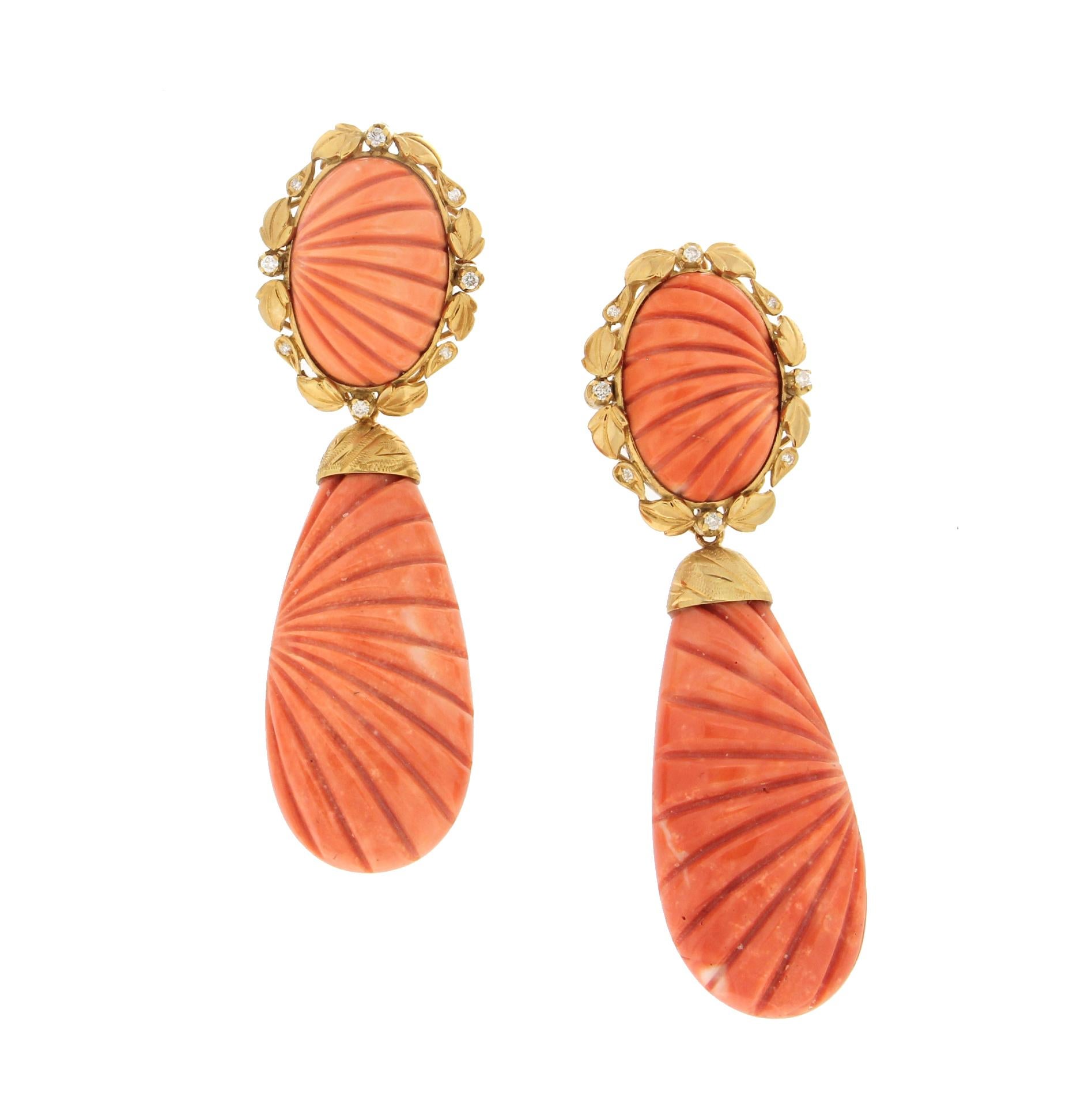 Handcraft Coral 18 Karat Yellow Gold Diamonds Drop Earrings In New Condition For Sale In Marcianise, IT