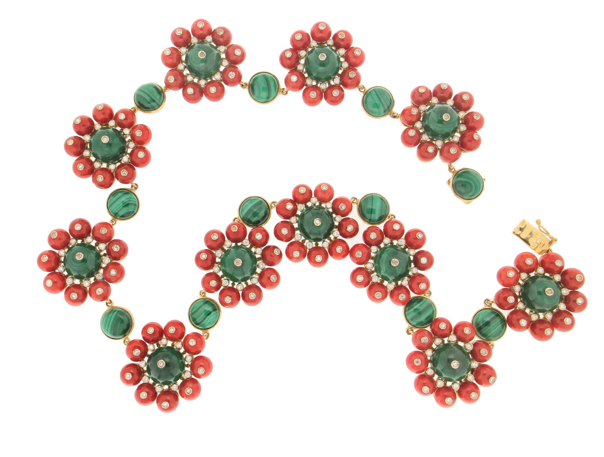 Handcraft Koralle 18 Karat Gelbgold Malachit Diamanten Choker Halskette (Brillantschliff)