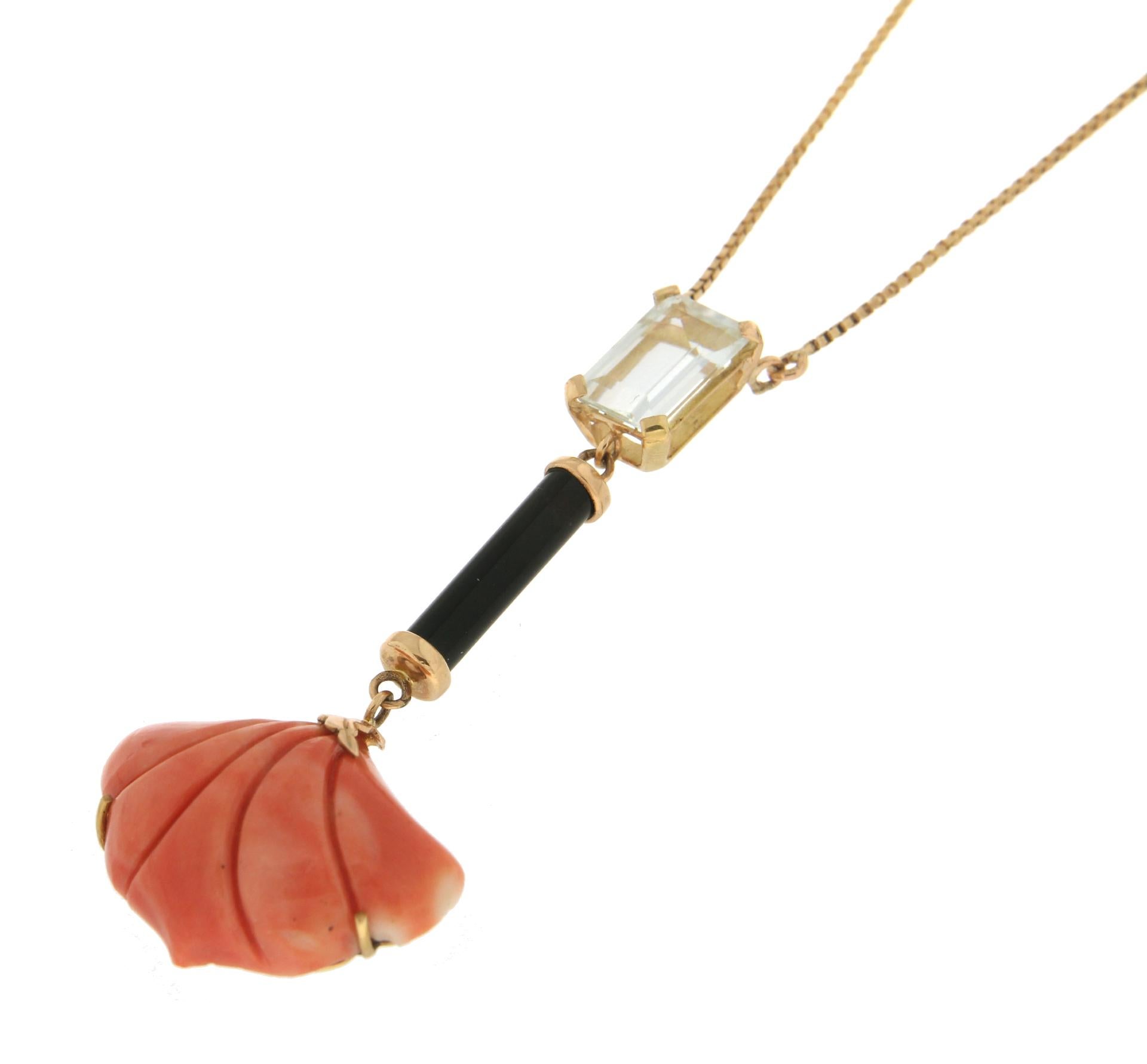 Handcraft Coral 18 Karat Yellow Gold Onyx Aquamarine Pendant Necklace In New Condition In Marcianise, IT