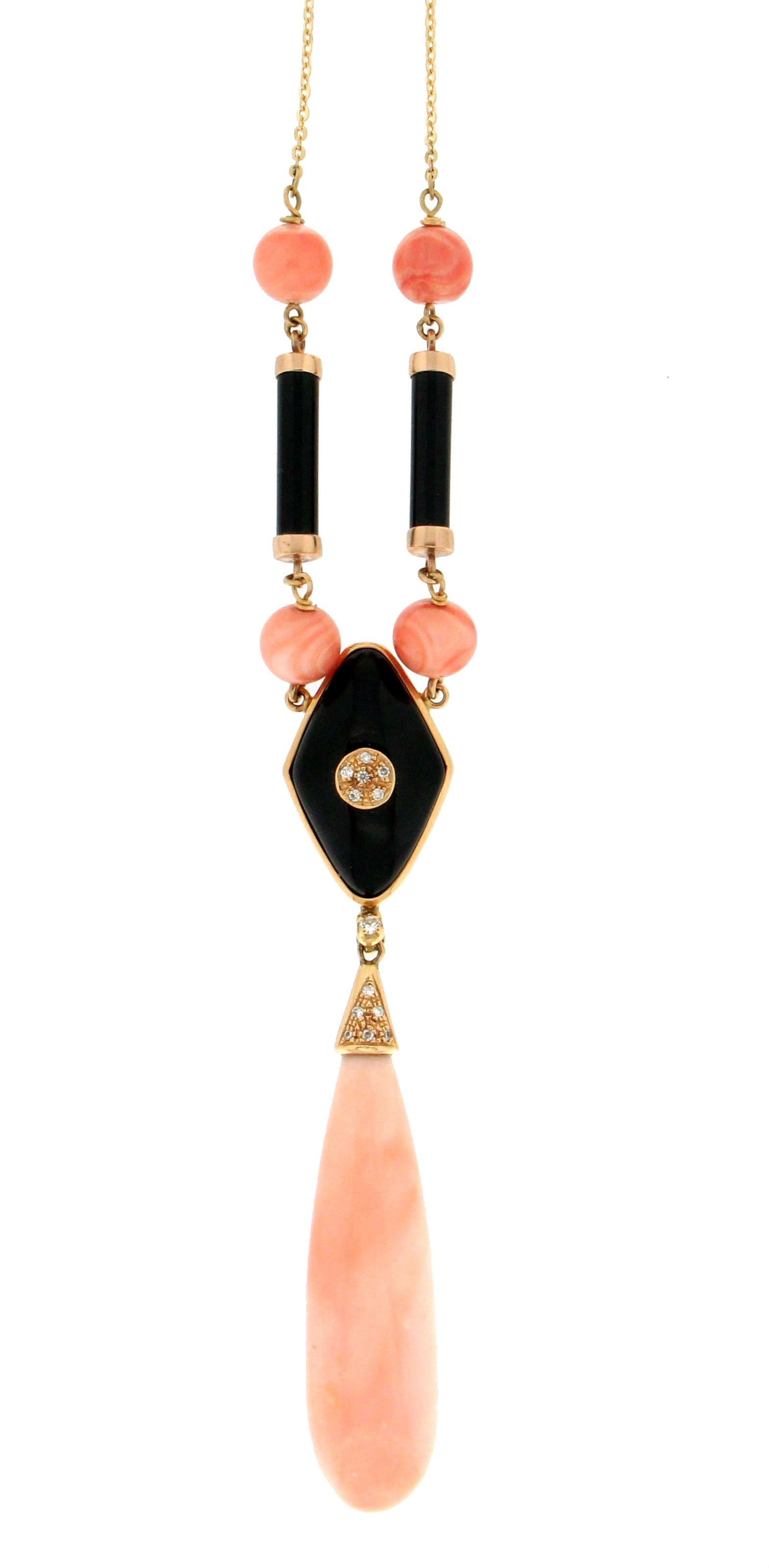 Handcraft Coral 18 Karat Yellow Gold Onyx Diamonds Pendant Necklace In New Condition In Marcianise, IT