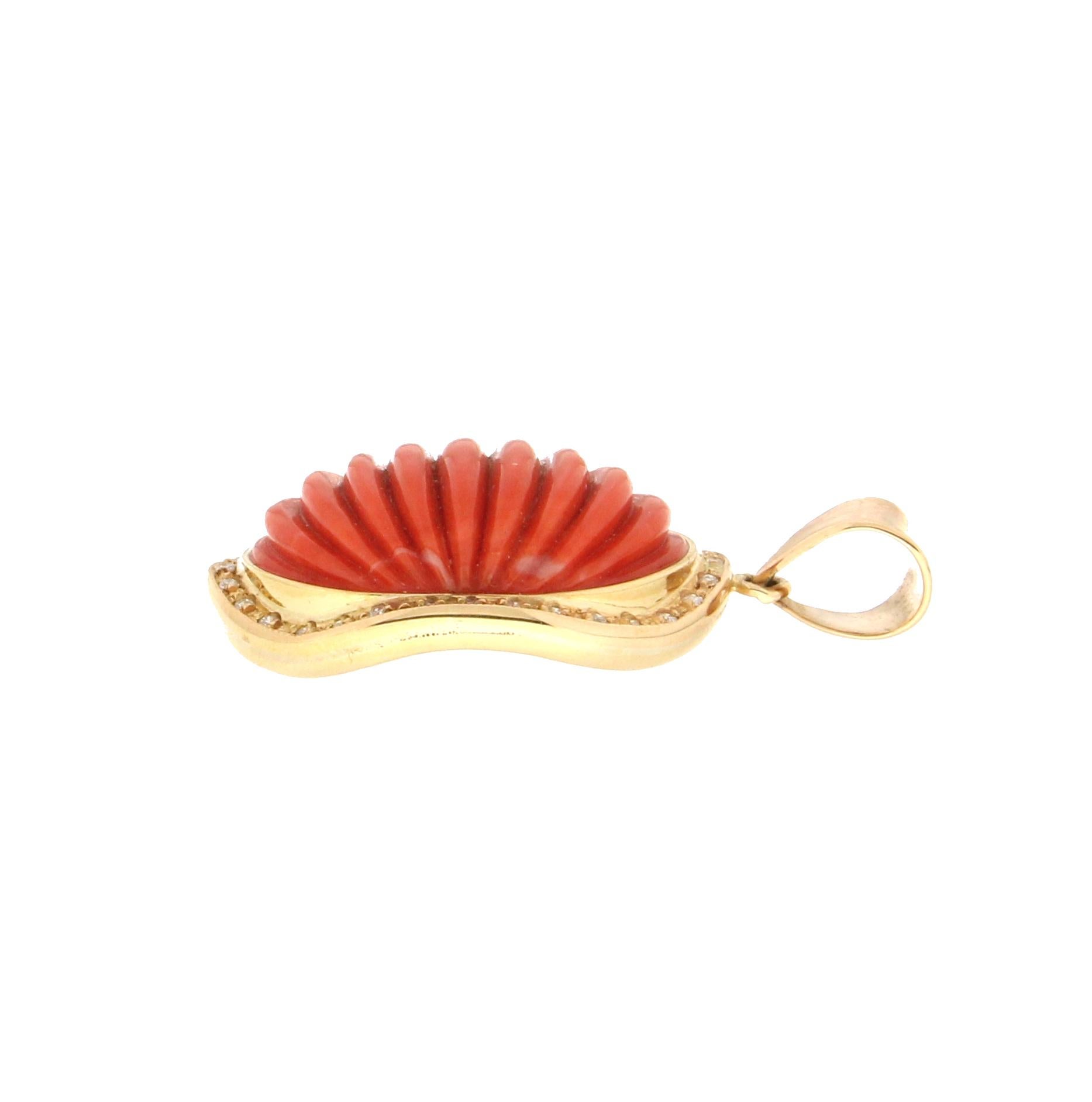 Artisan Handcraft Coral 18 Karat Yellow Gold Pendant Necklace