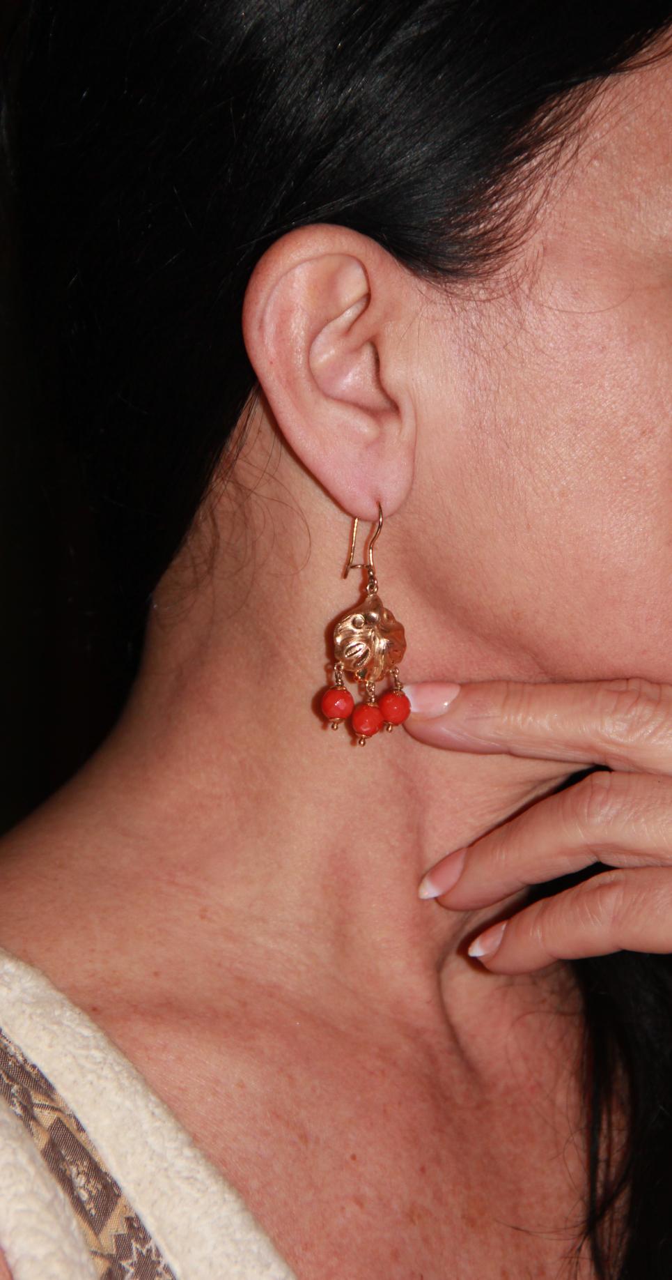 Handcraft Coral 9 Karat Yellow Gold Drop Earrings In New Condition For Sale In Marcianise, IT
