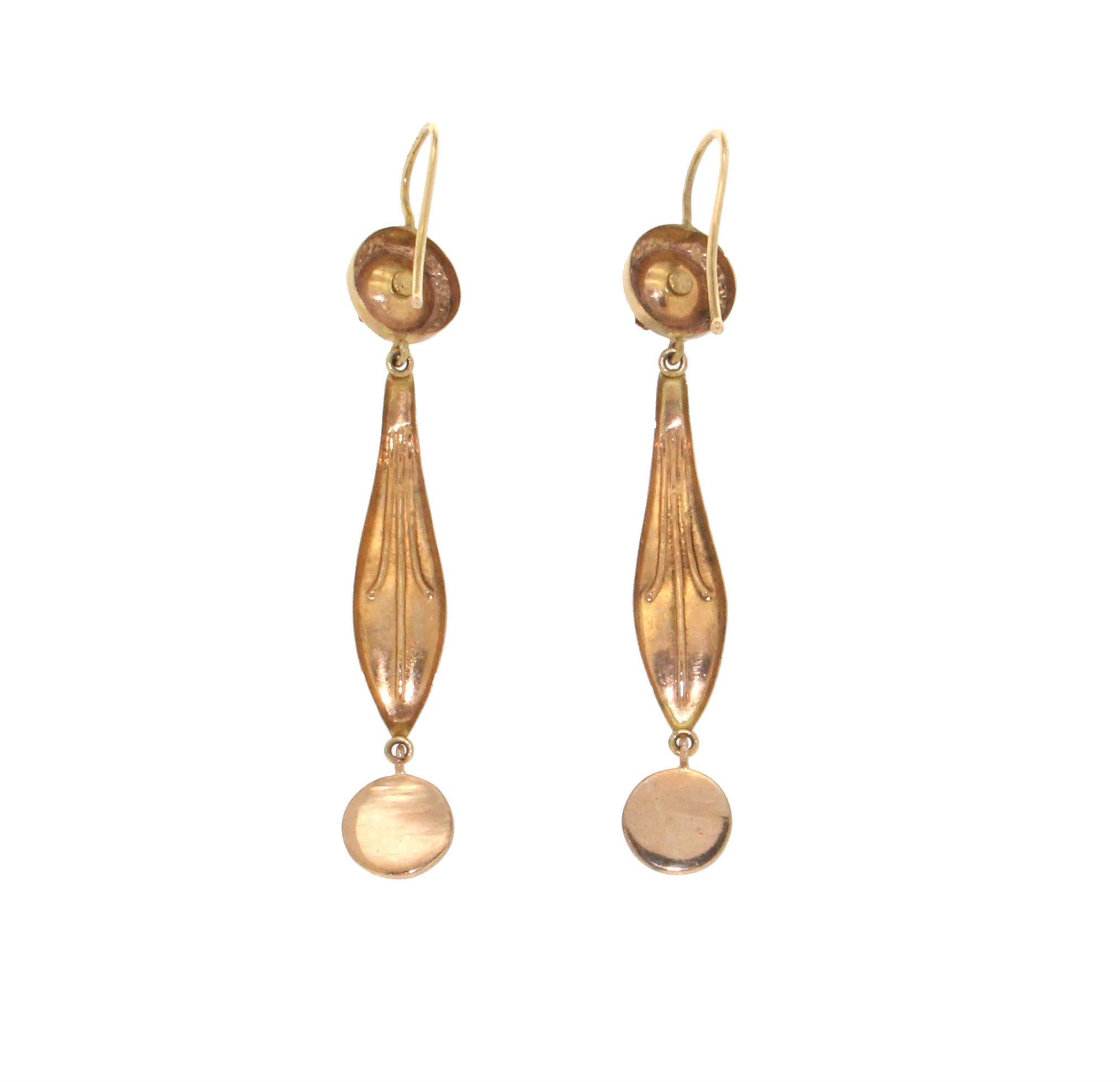 Perle Boucles d'oreilles en goutte en or jaune 9 carats avec corail et rubis, fabrication artisanale en vente