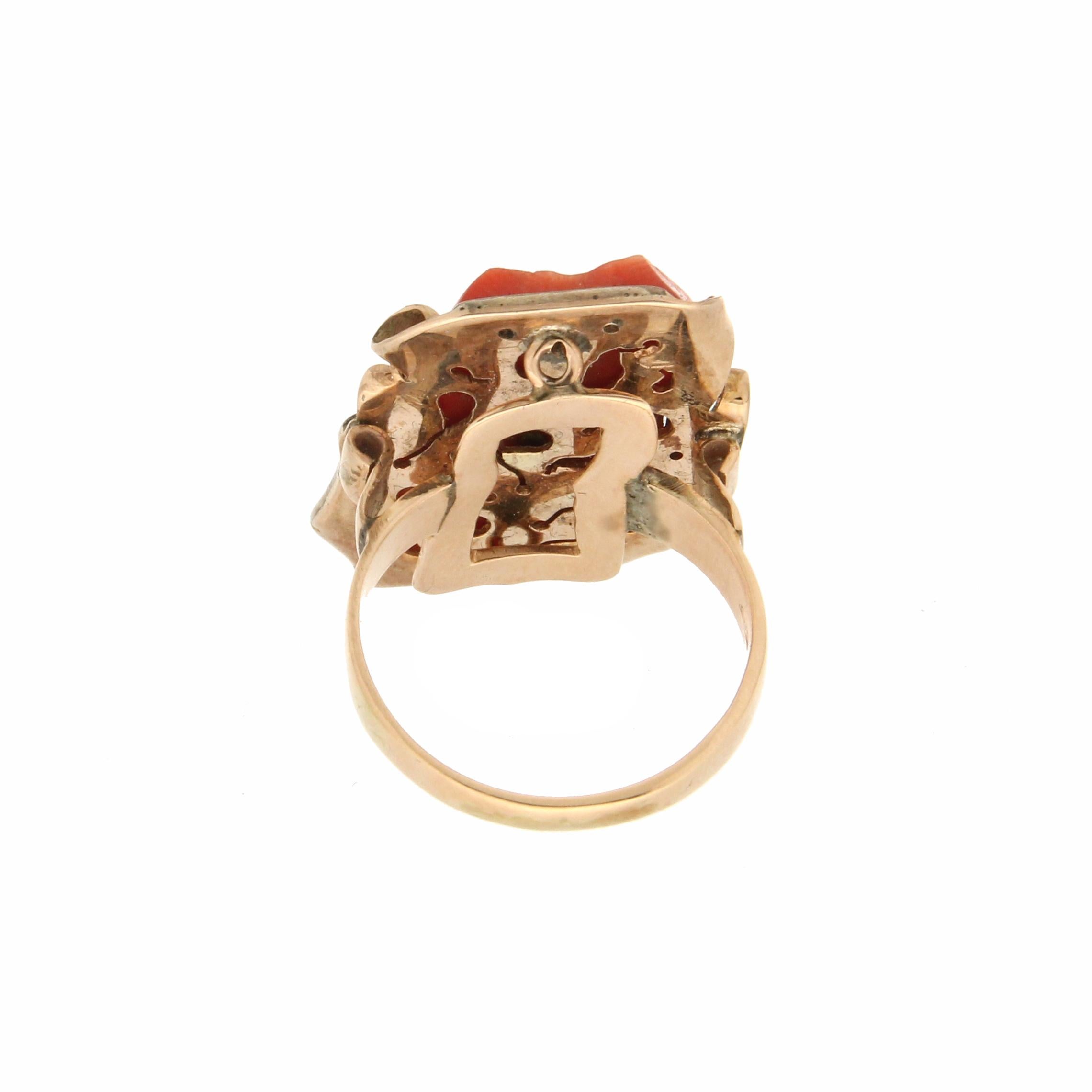 Handcraft Koralle Cameo 14 Karat Gelbgold Diamanten Cocktail Ring im Zustand „Neu“ im Angebot in Marcianise, IT