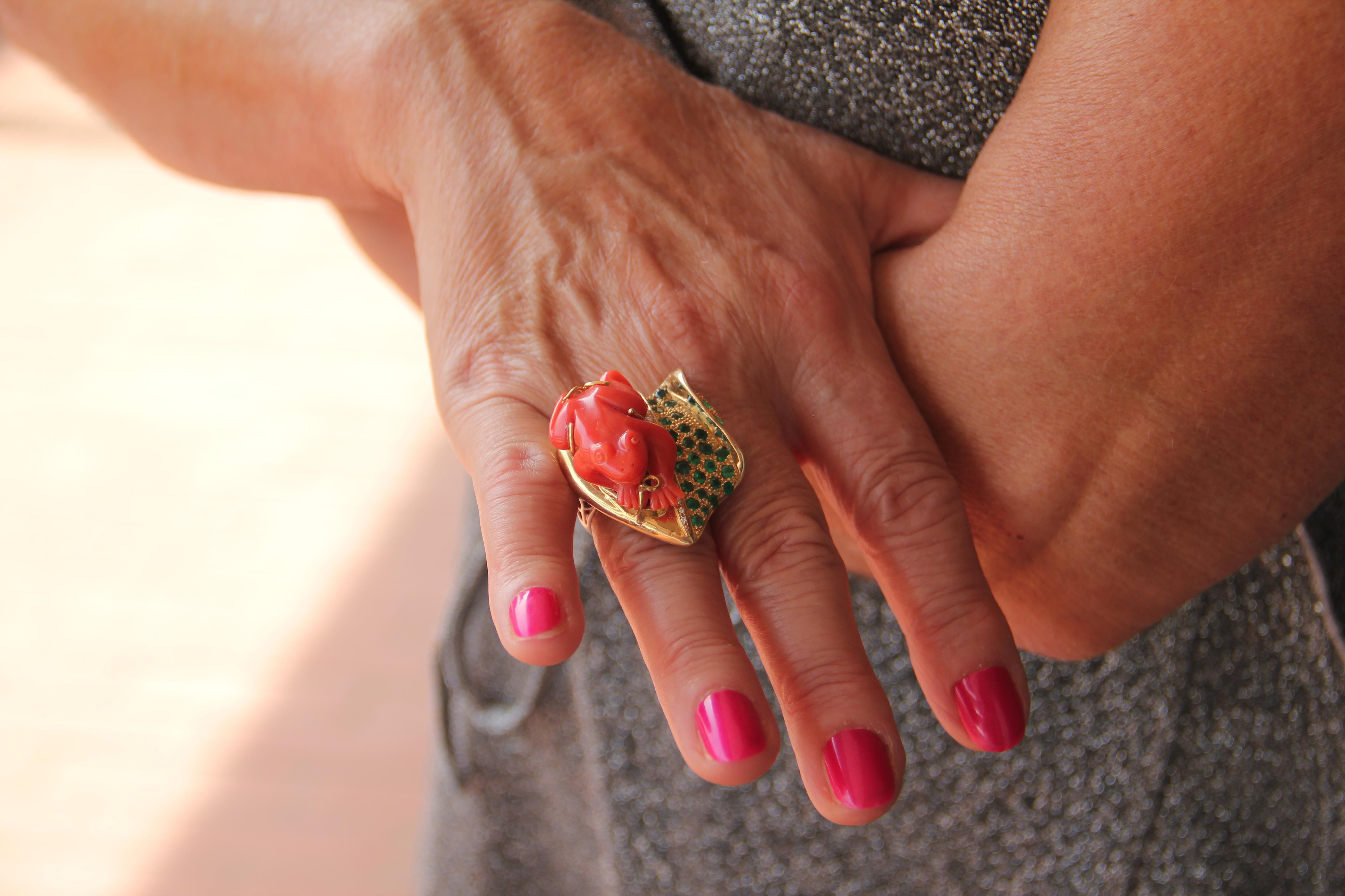 Handcraft Coral Frog 18 Karat Gold Diamonds Emeralds Cocktail Ring For Sale 5