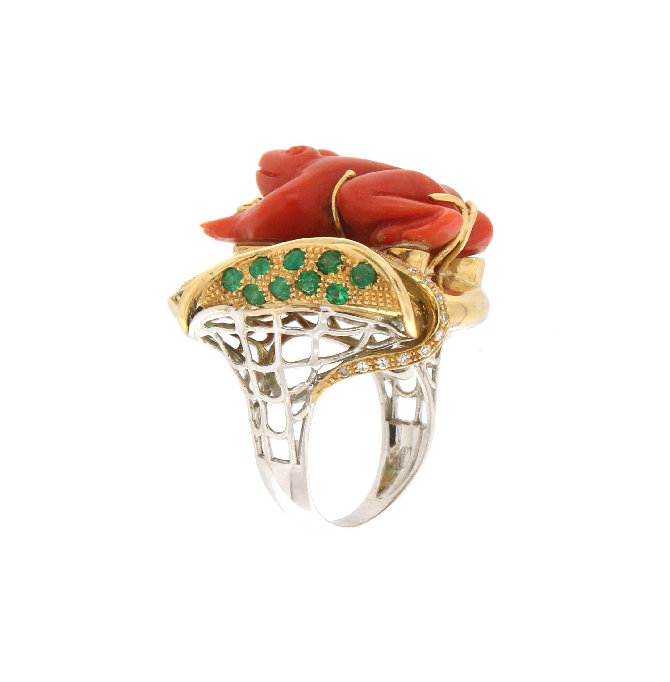 Handcraft Coral Frog 18 Karat Gold Diamonds Emeralds Cocktail Ring In New Condition For Sale In Marcianise, IT