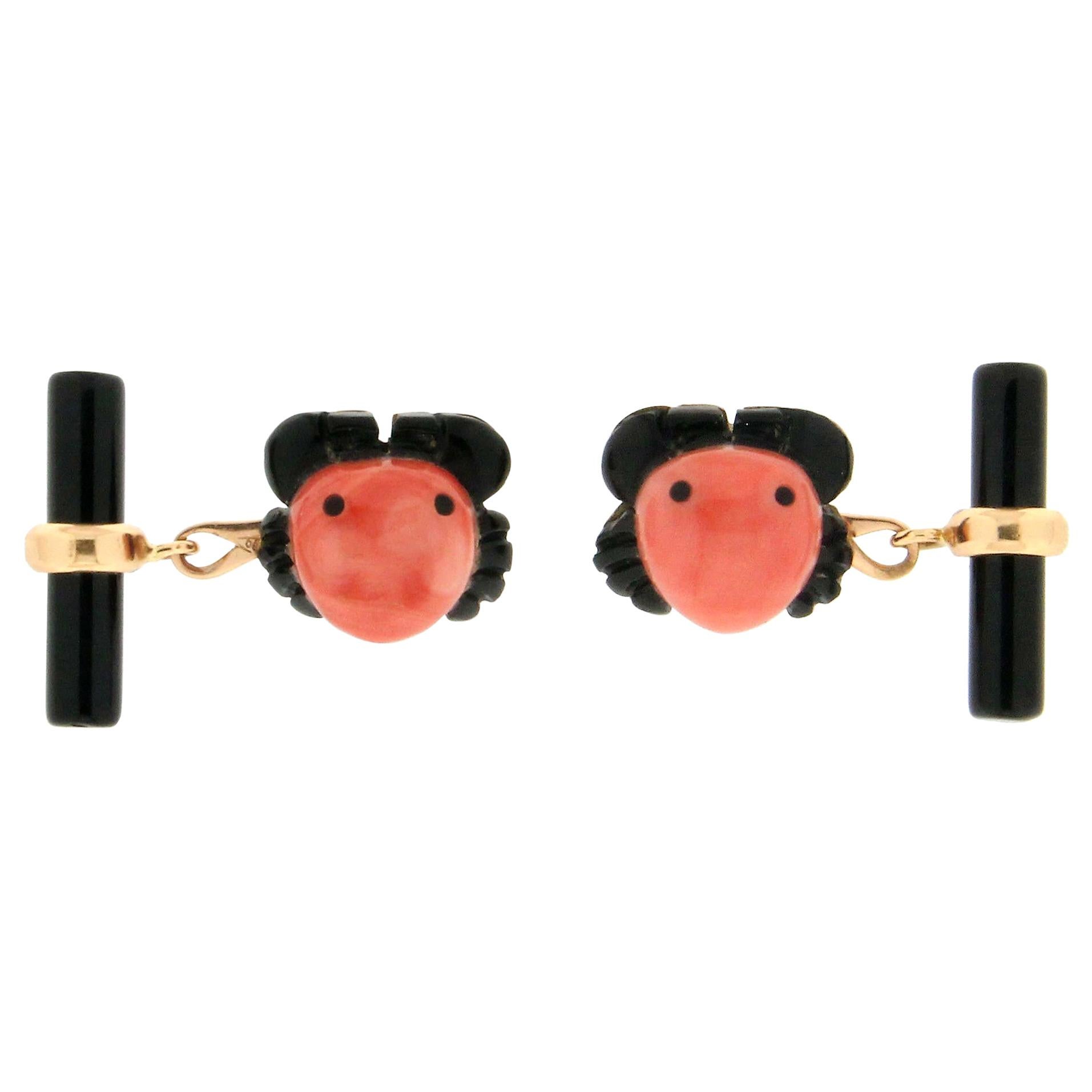 Boutons de manchette artisanaux en forme de tonneaux de corail en or jaune 18 carats et onyx