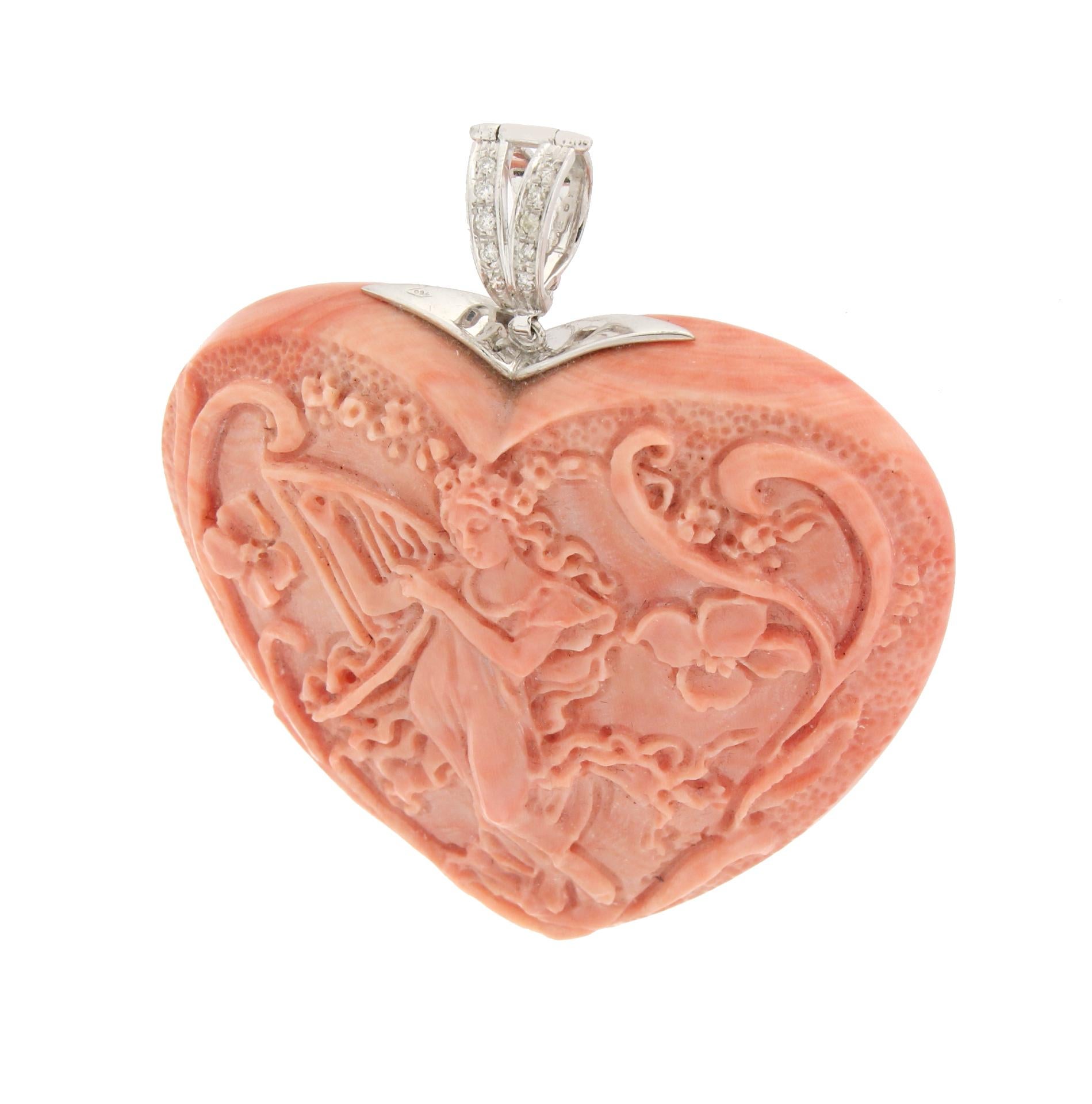 Handcraft Coral Heart 18 Karat White Gold Diamonds Pendant Necklace In New Condition For Sale In Marcianise, IT