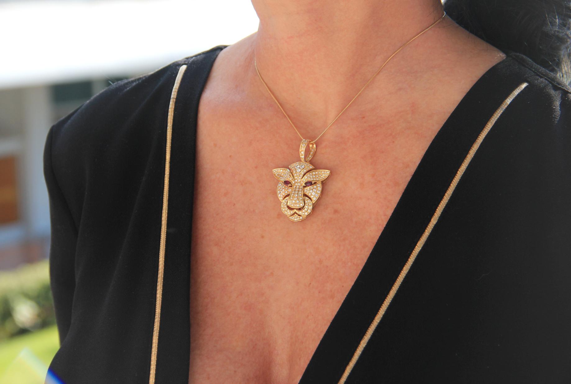Handcraft Cougar 18 Karat Gelbgold Diamanten Anhänger Halskette im Angebot 1