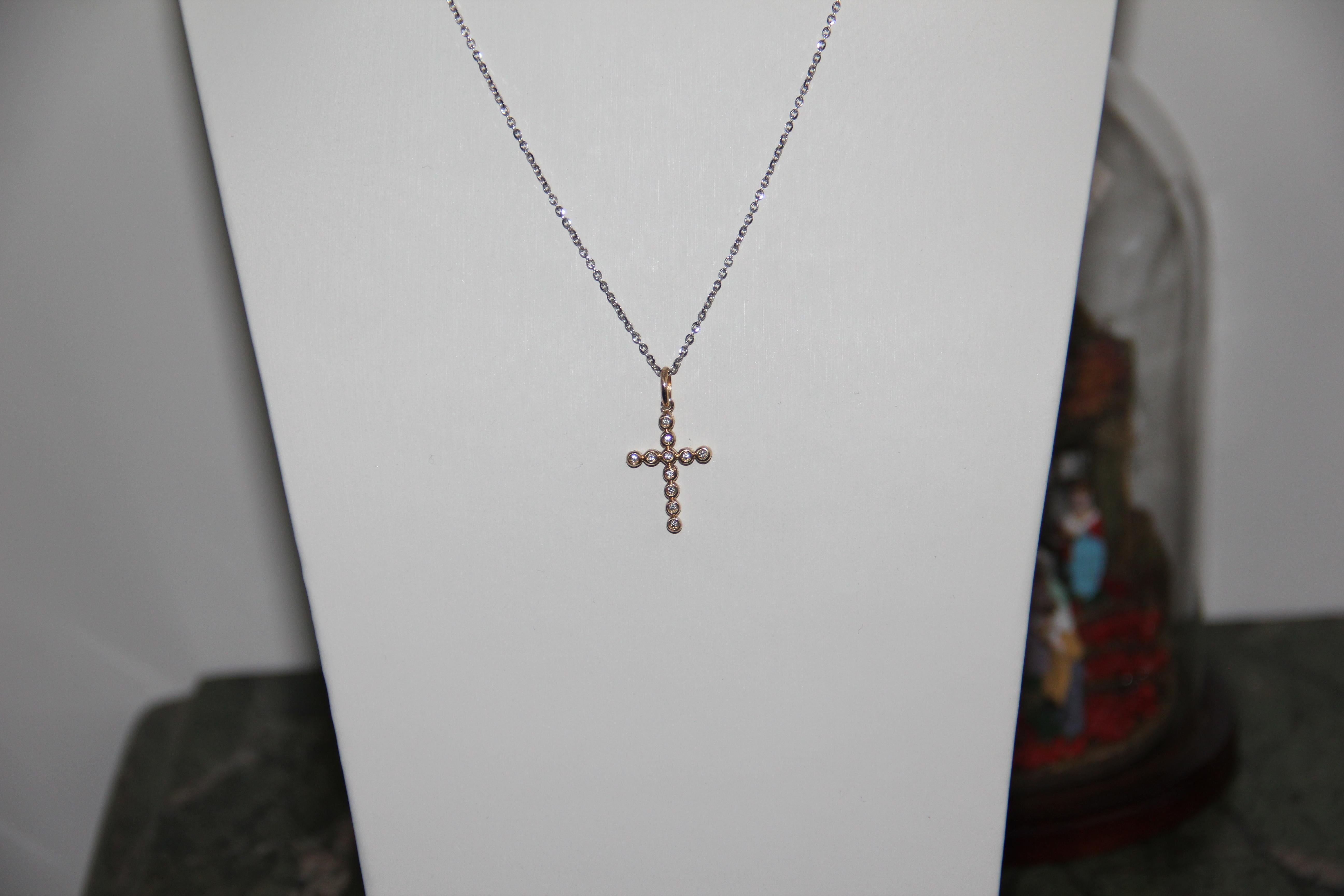 Handcraft Cross 18 Karat Yellow Gold Diamonds Pendant Necklace 2