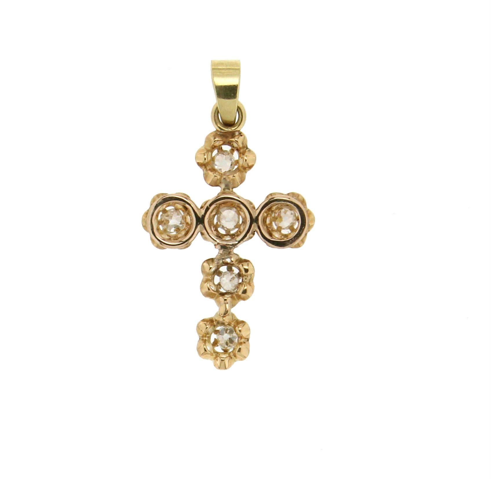 Brilliant Cut Handcraft Cross 18 Karat Yellow Gold Diamonds Pendant Necklace