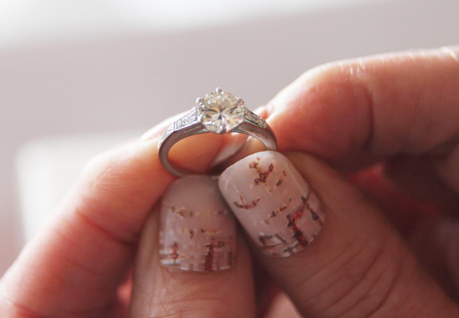 Handcraft Diamond 18 Karat White Gold Engagement Ring For Sale 5