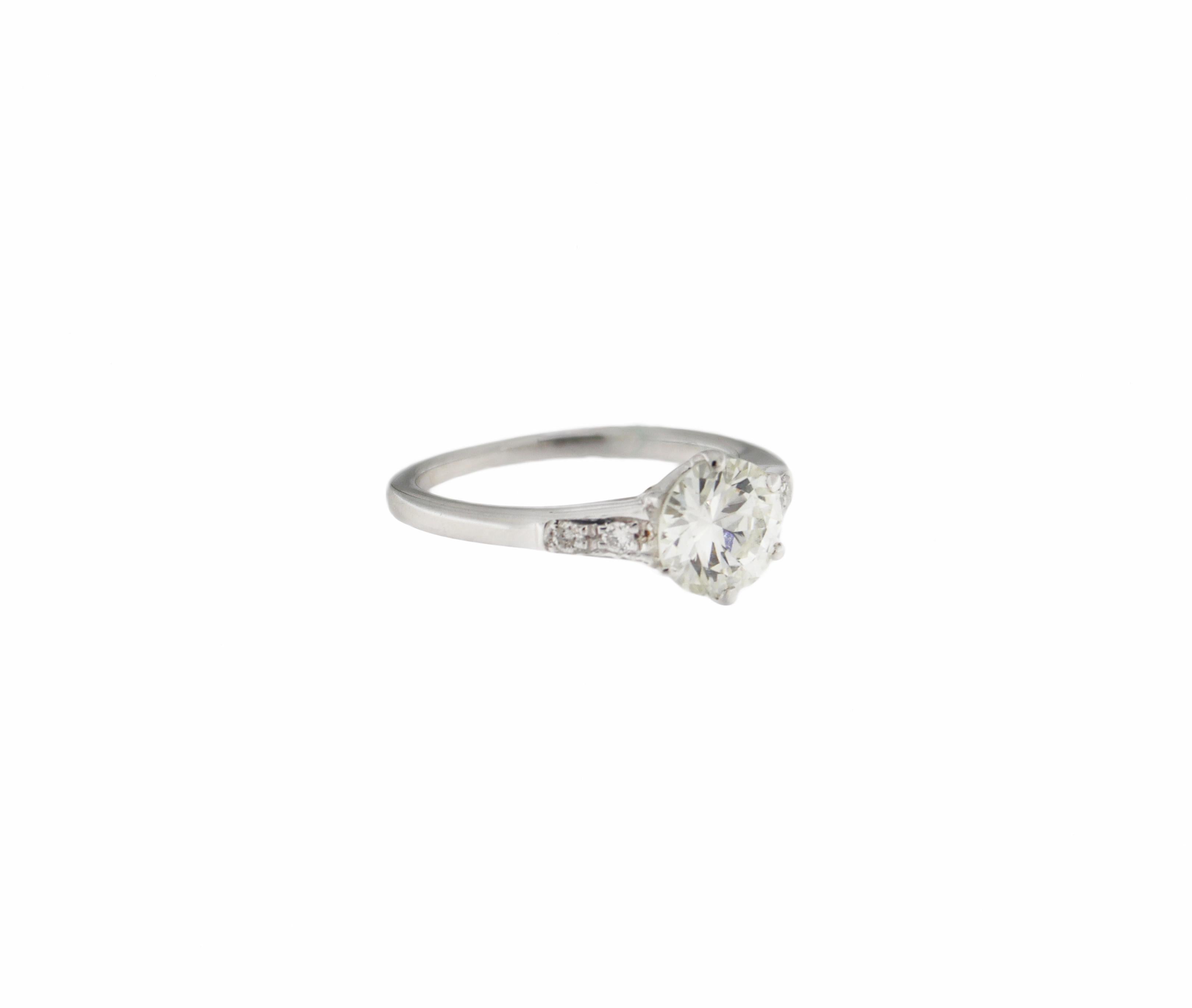 Handcraft Diamond 18 Karat White Gold Engagement Ring For Sale 6