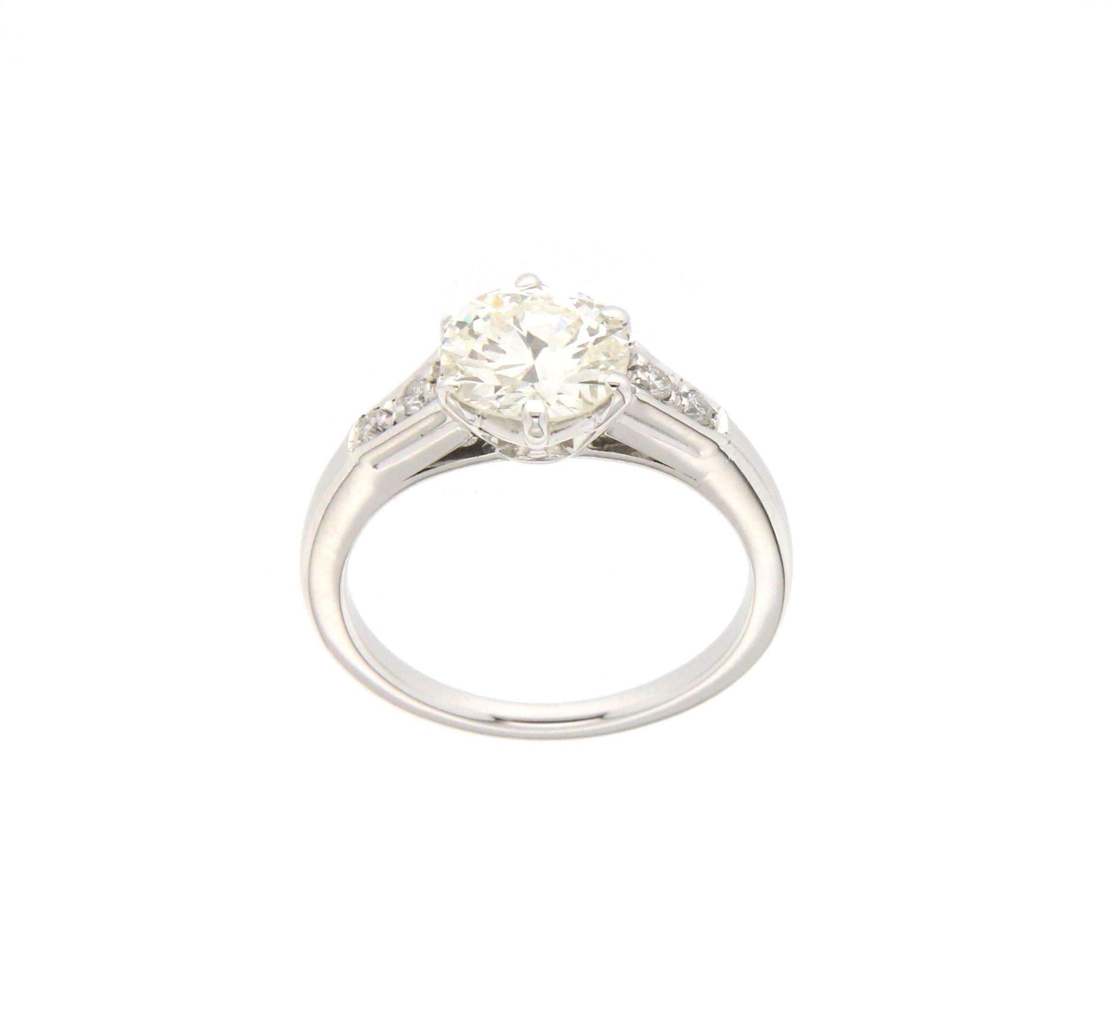 Artisan Handcraft Diamond 18 Karat White Gold Engagement Ring For Sale