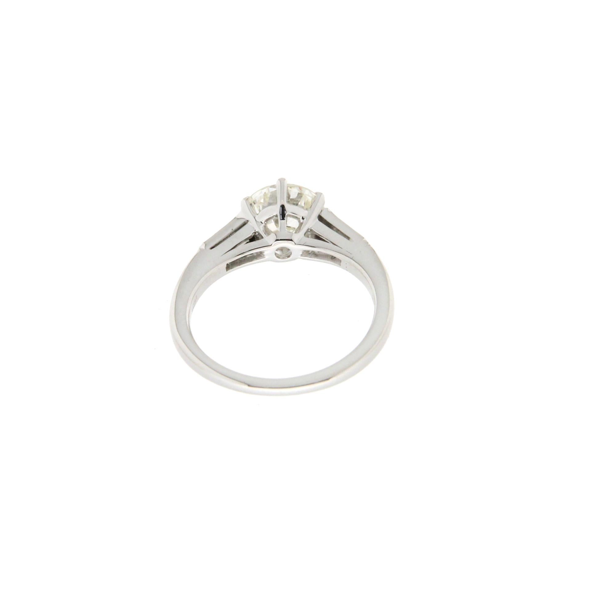 Women's or Men's Handcraft Diamond 18 Karat White Gold Engagement Ring For Sale