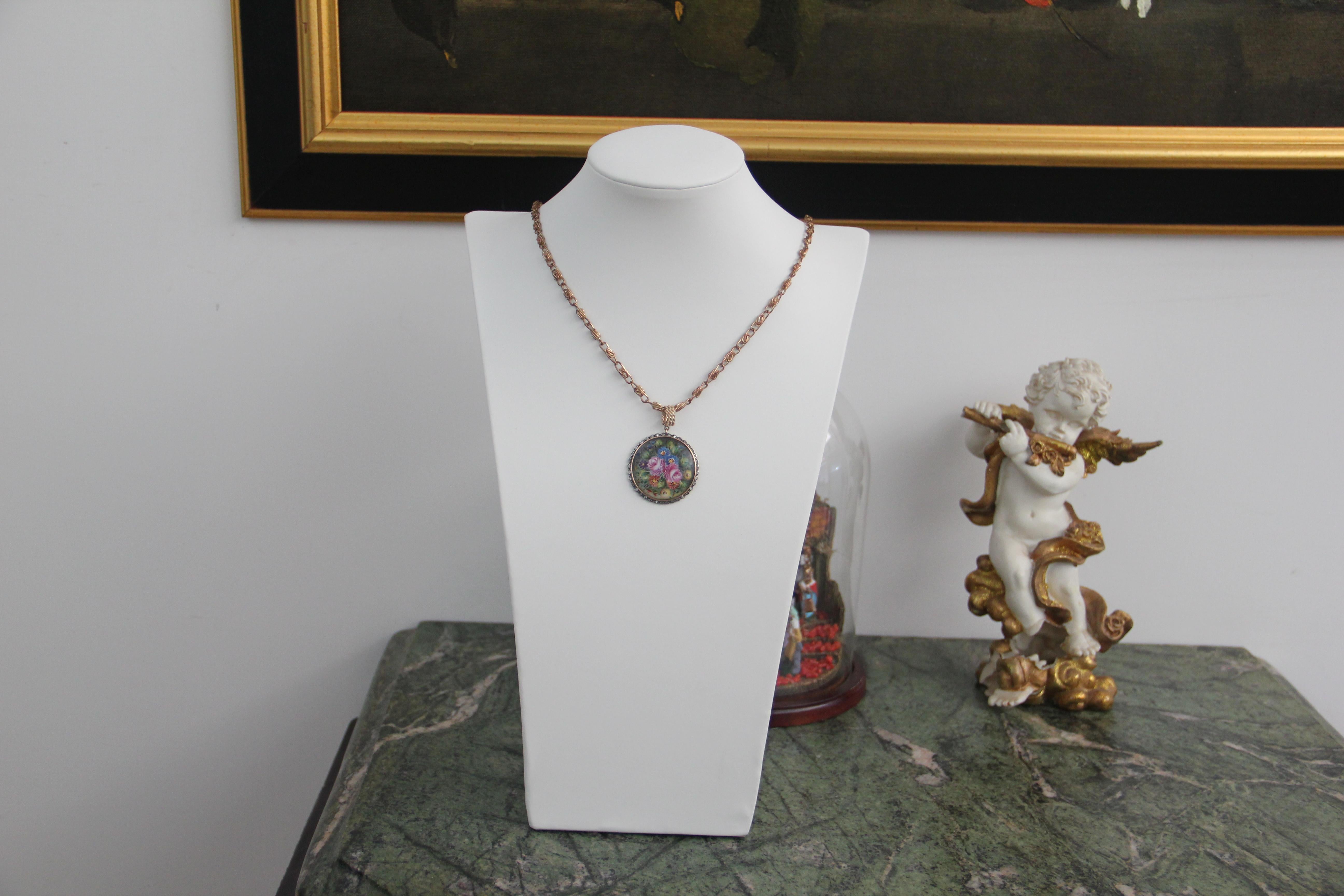 Handcraft Diamonds 14 Karat Yellow Gold Enamel Pendant Necklace In New Condition For Sale In Marcianise, IT