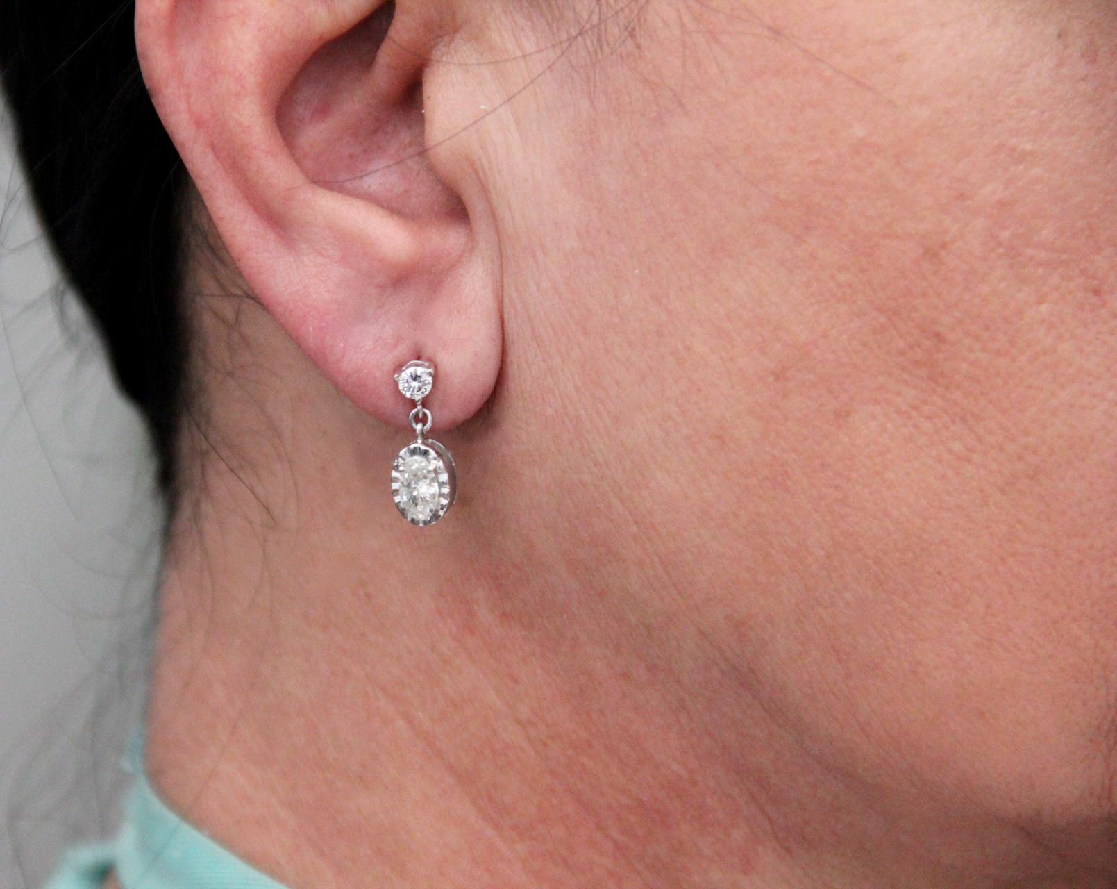 Women's or Men's Handcraft Diamonds 18 Karat White Gold Drop Earrings