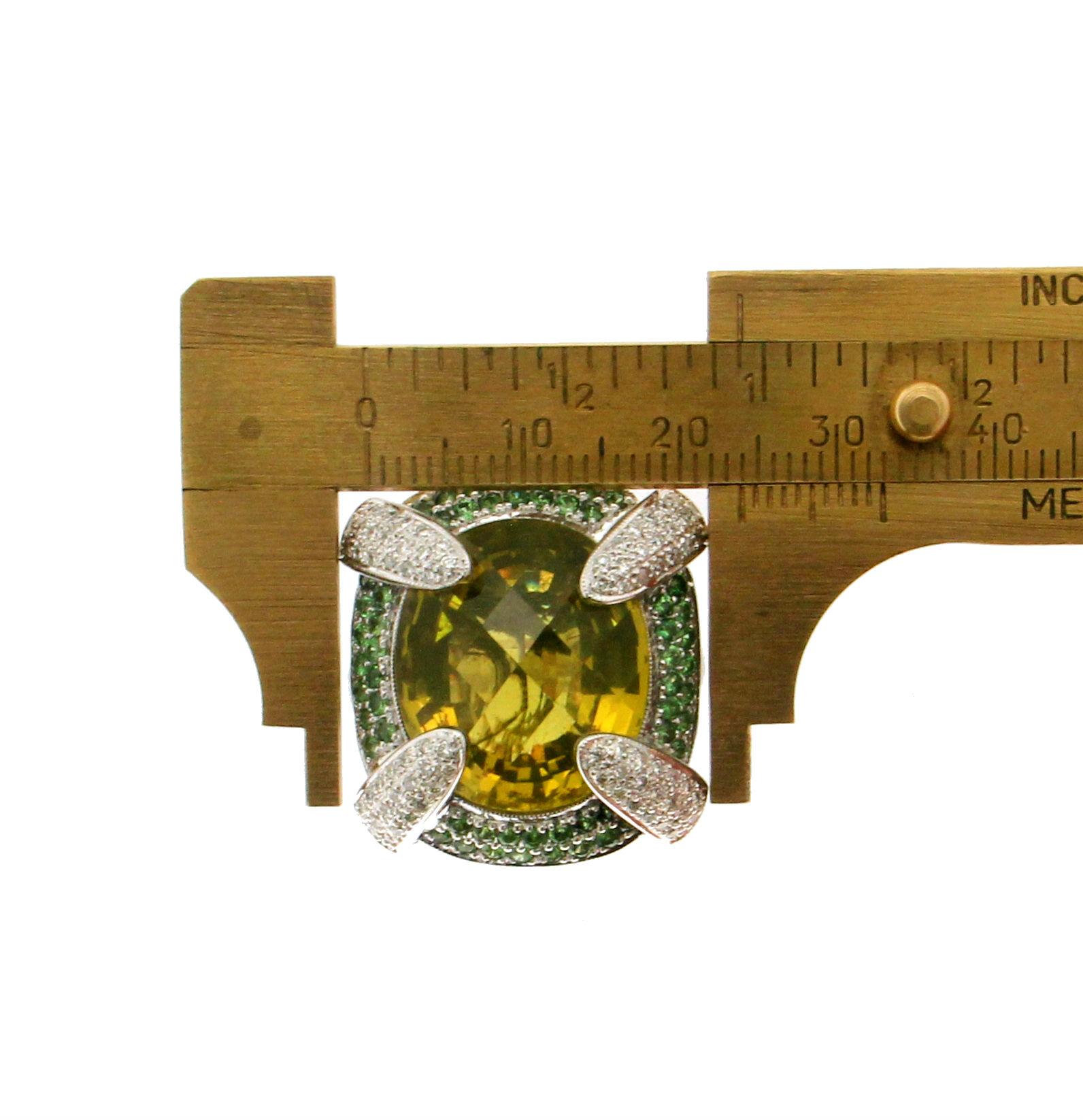 Handcraft Diamonds 18 Karat White Gold Emeralds Yellow Citrine Cocktail Ring For Sale 2