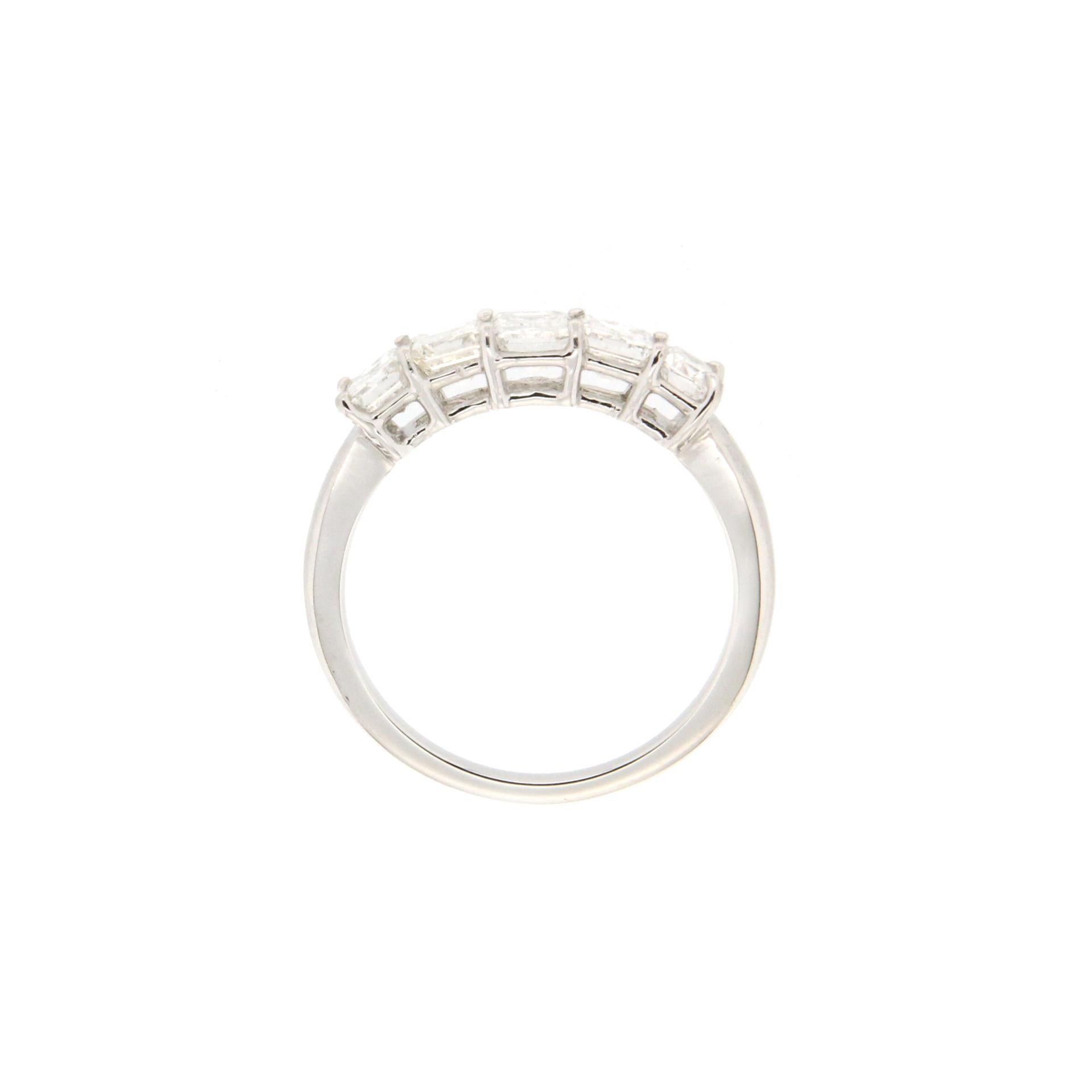 Handcraft Diamonds 18 Karat White Gold Engagement Ring For Sale 1