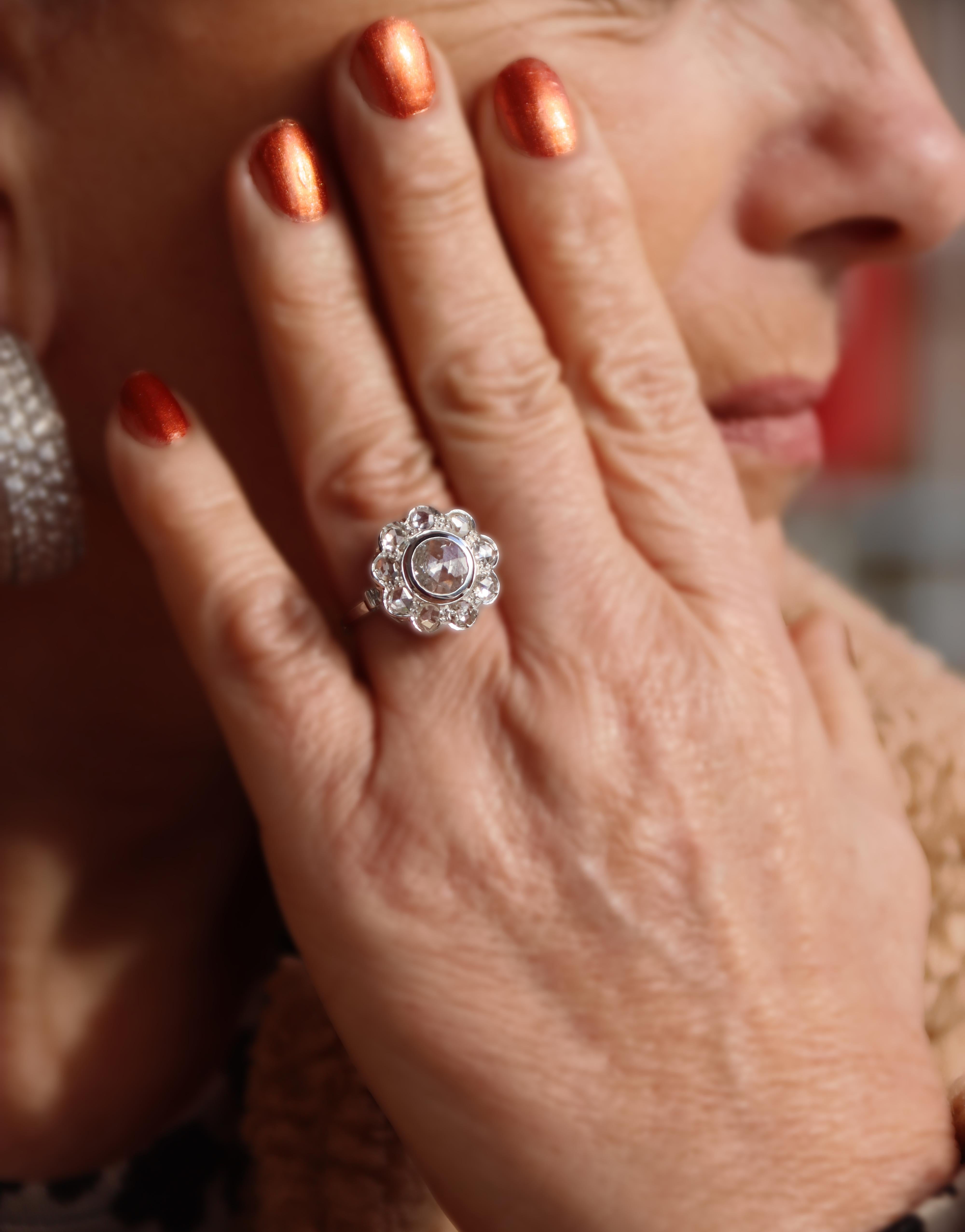 Handcraft Diamonds 18 Karat White Gold Engagement Ring In New Condition For Sale In Marcianise, IT