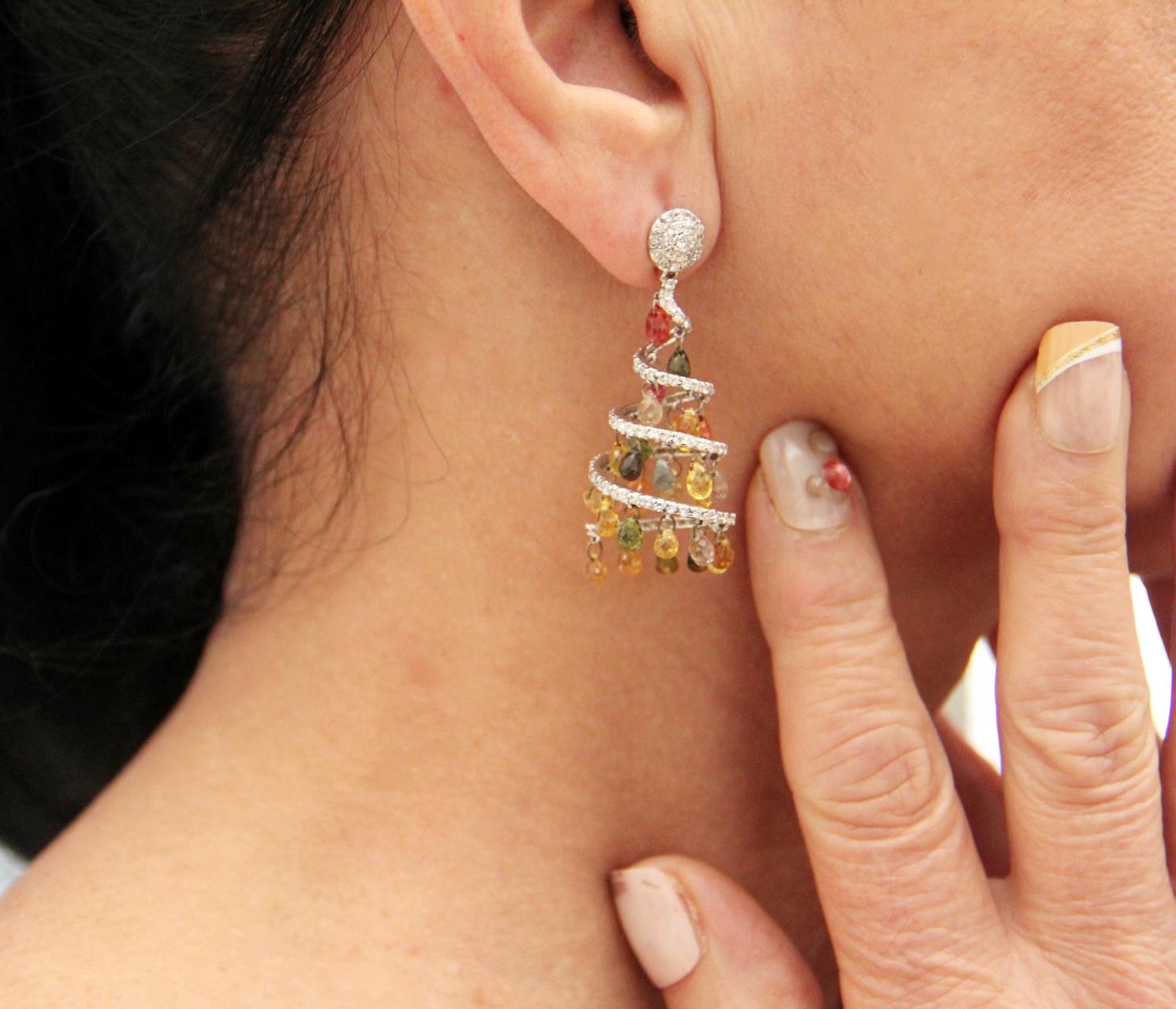 Handcraft Diamanten 18 Karat Weißgold Saphire Tropfen Ohrringe im Angebot 5