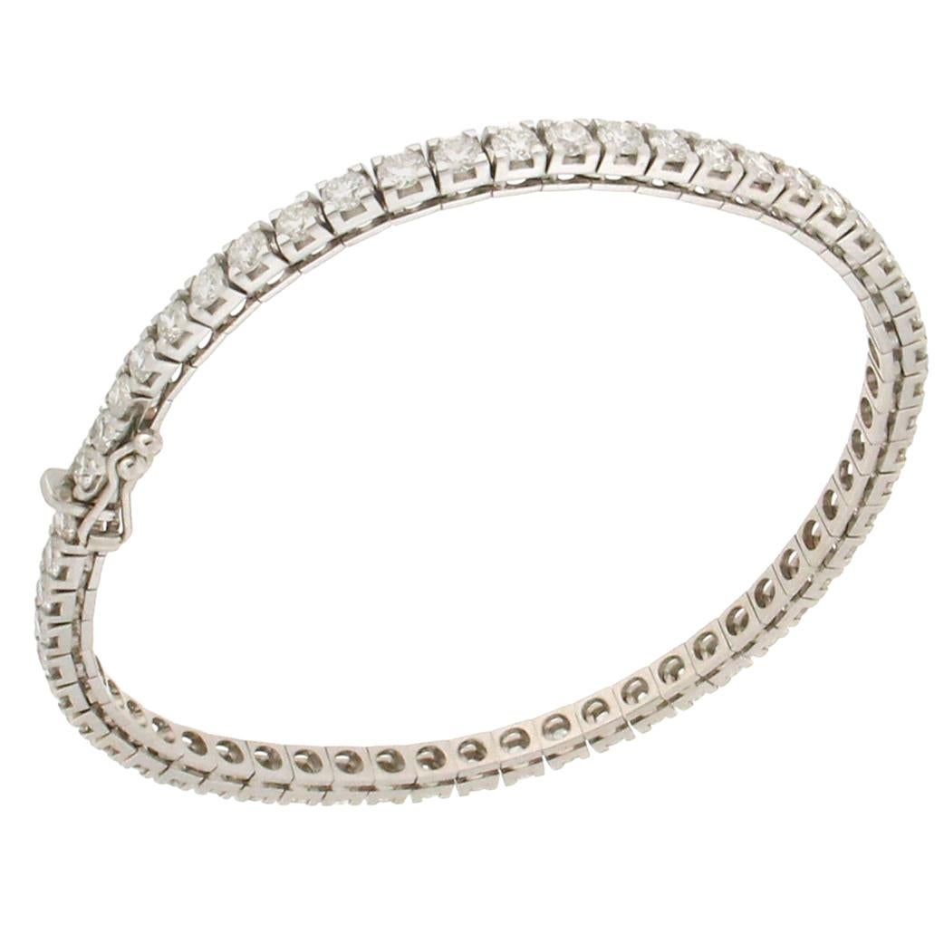 Bracciale Tennis con diamanti in oro bianco 18 carati in vendita