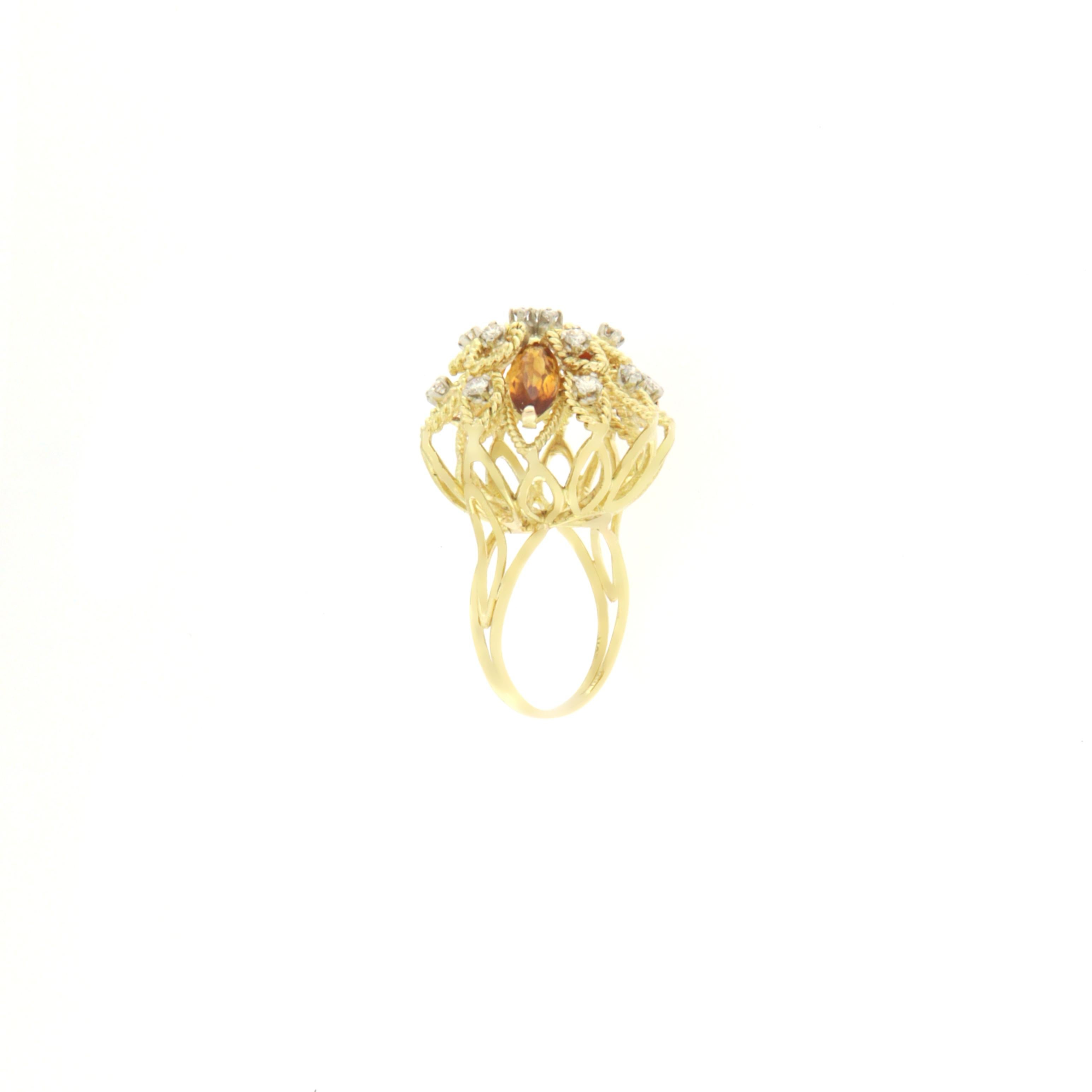 Artisan Handcraft Diamonds 18 Karat Yellow Gold Citrine Cocktail Ring For Sale