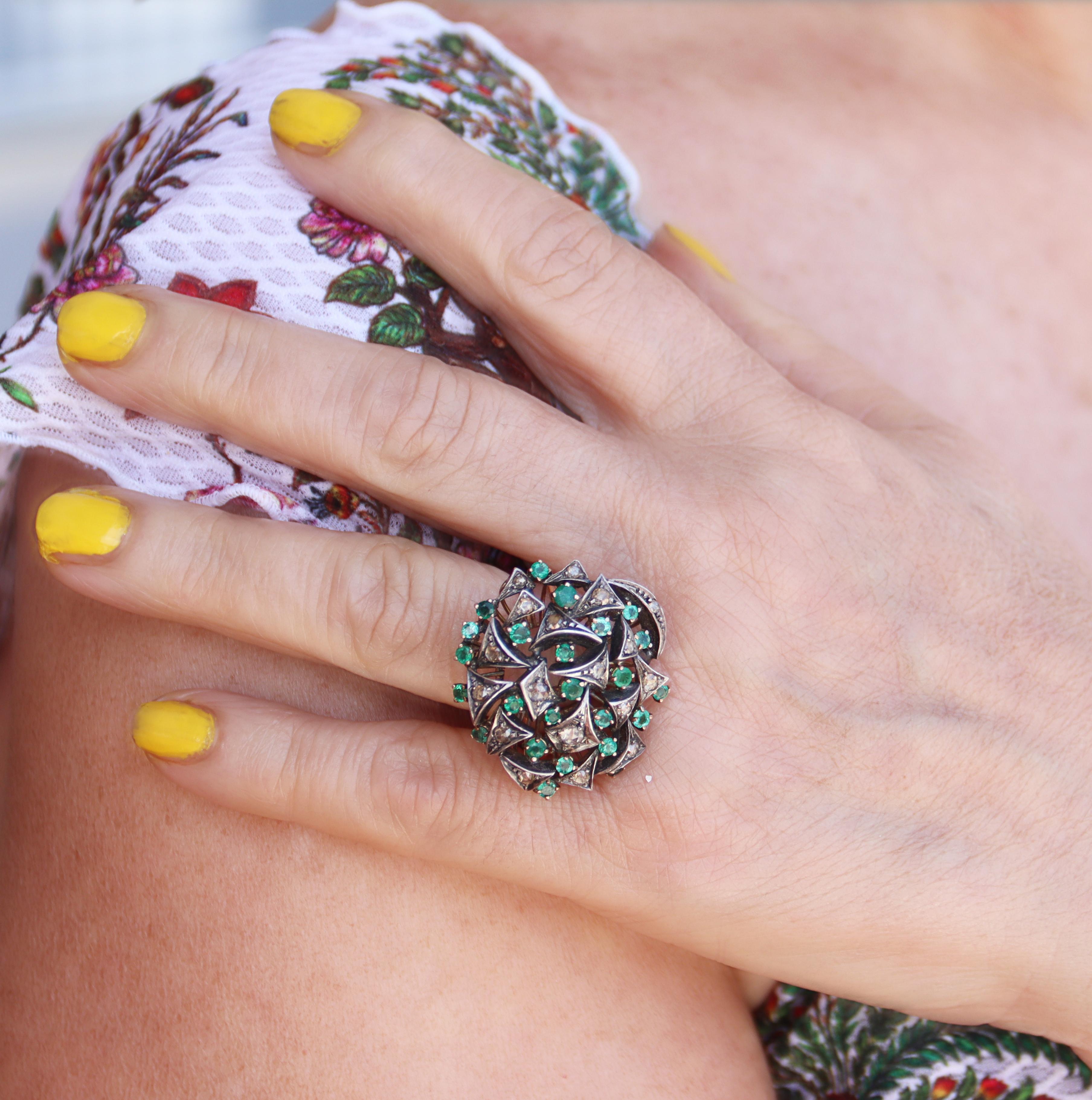 Anillo de Cóctel de Esmeralda de Oro Amarillo de 9 Quilates con Diamantes Artesanales en venta 10