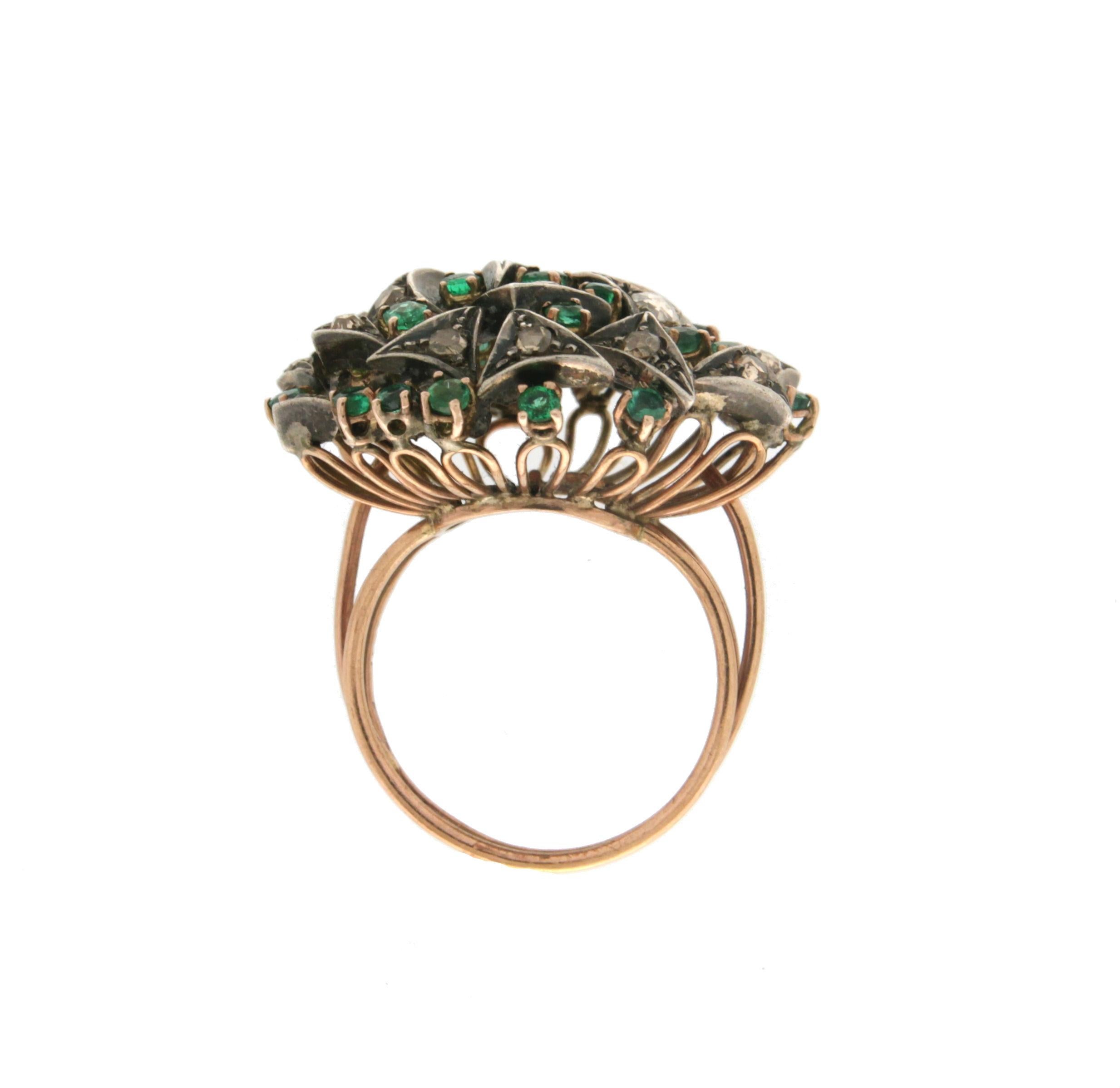 Women's or Men's Handcraft Diamonds 9 Karat Yellow Gold Emerald Cocktail Ring For Sale