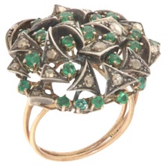 Anillo de Cóctel de Esmeralda de Oro Amarillo de 9 Quilates con Diamantes Artesanales