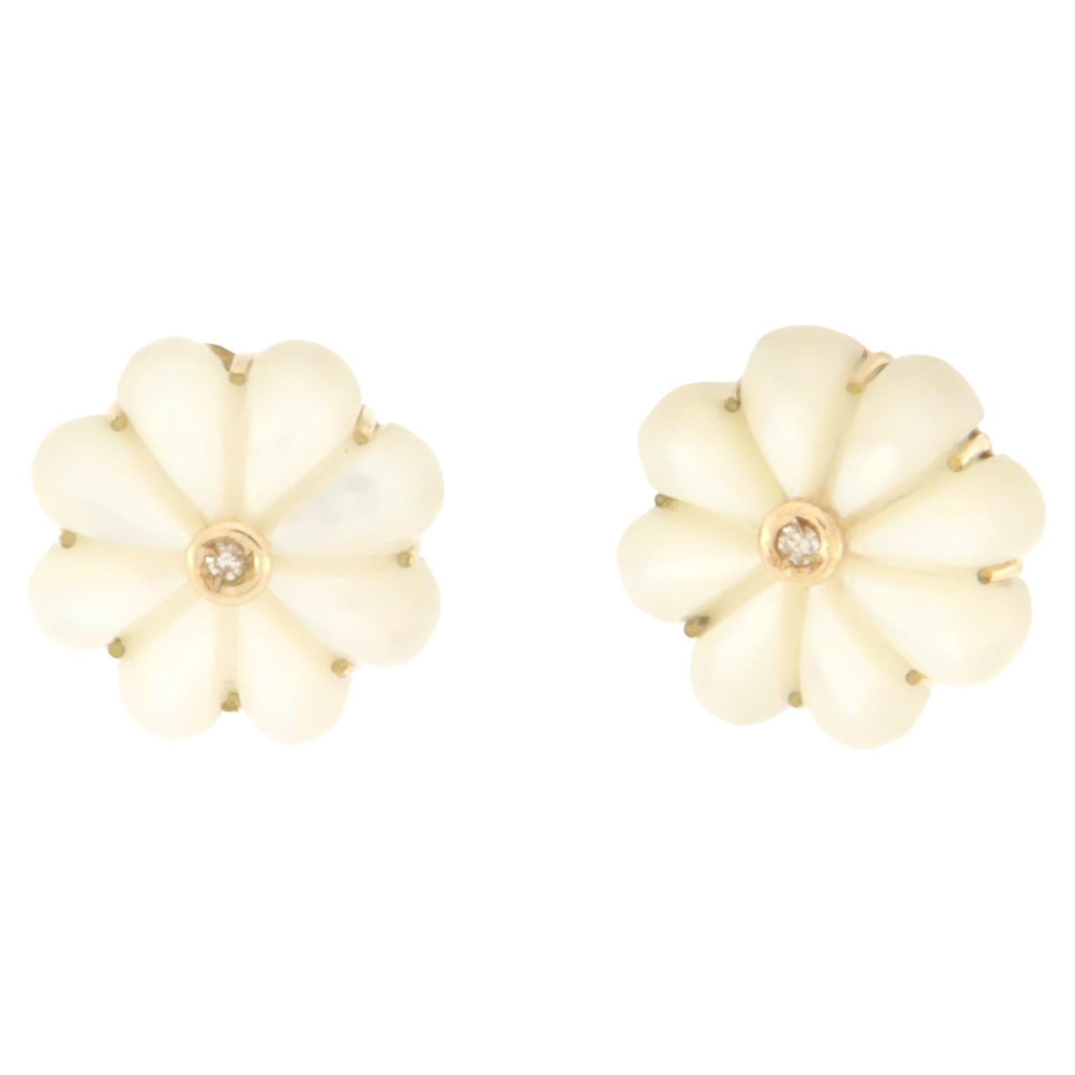Handcraft Diamonds 9 Karat Yellow Gold Mother of Pearls Stud Earrings For Sale