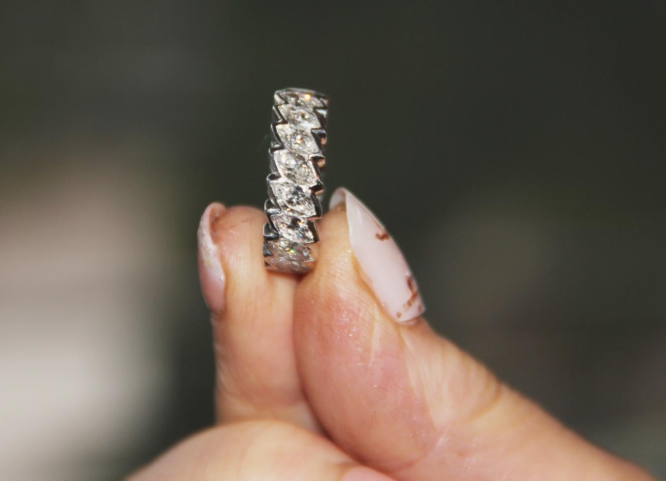 Bague de fiançailles en platine avec diamants, fabrication artisanale en vente 6