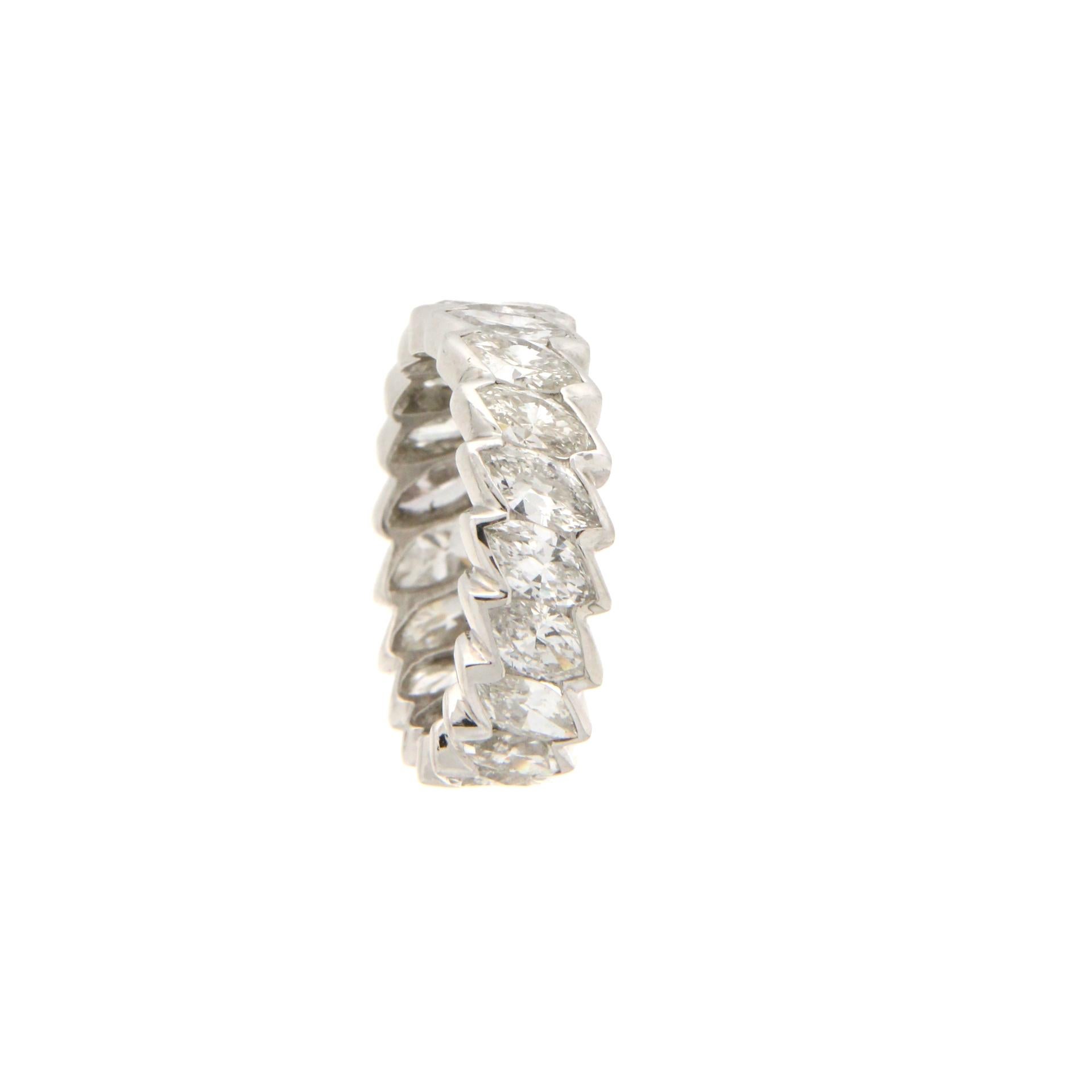 Brilliant Cut Handcraft Diamonds Platinum Engagement Ring For Sale