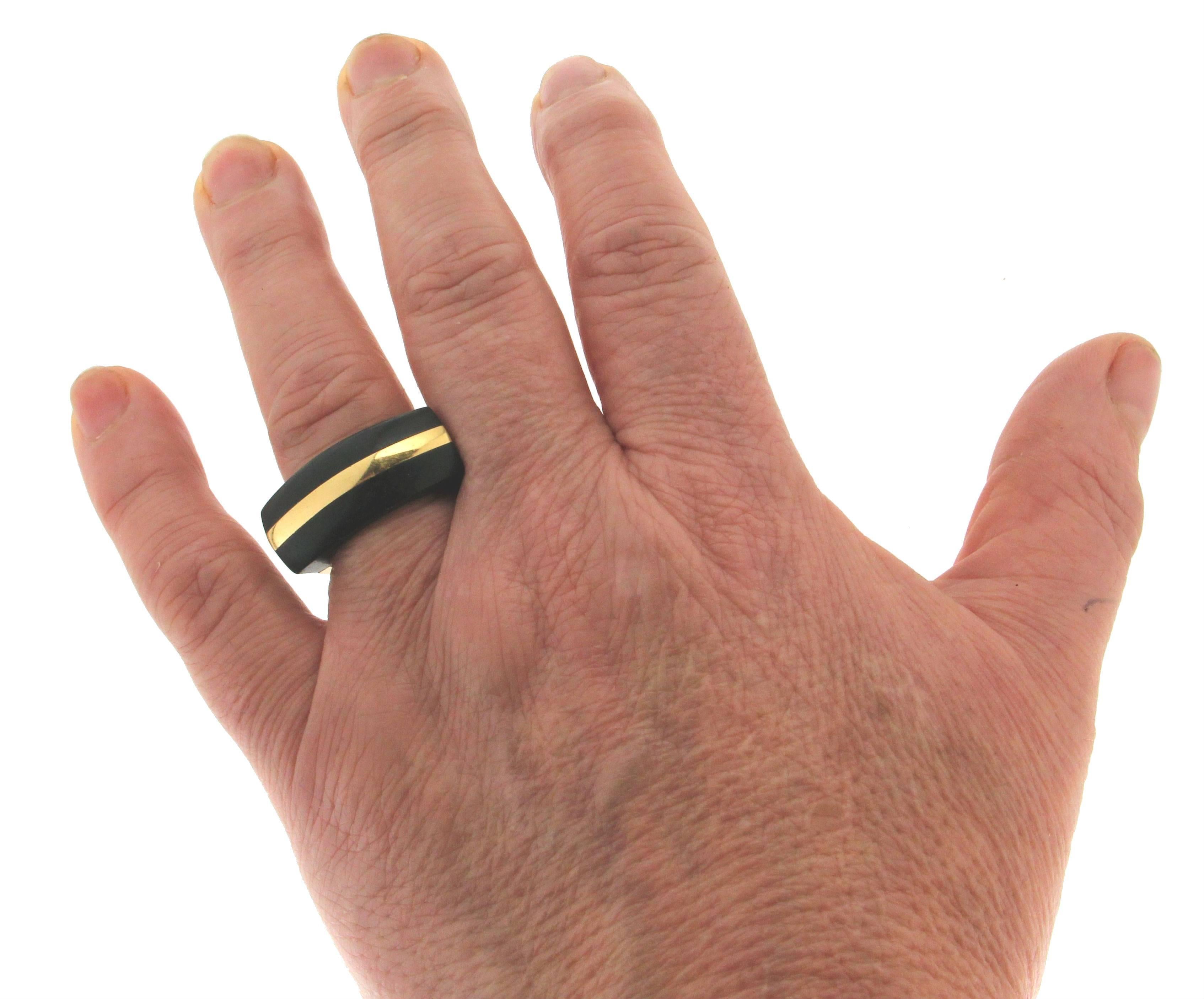 Handcraft Ebony 18 Karat Yellow Gold Band Ring 1