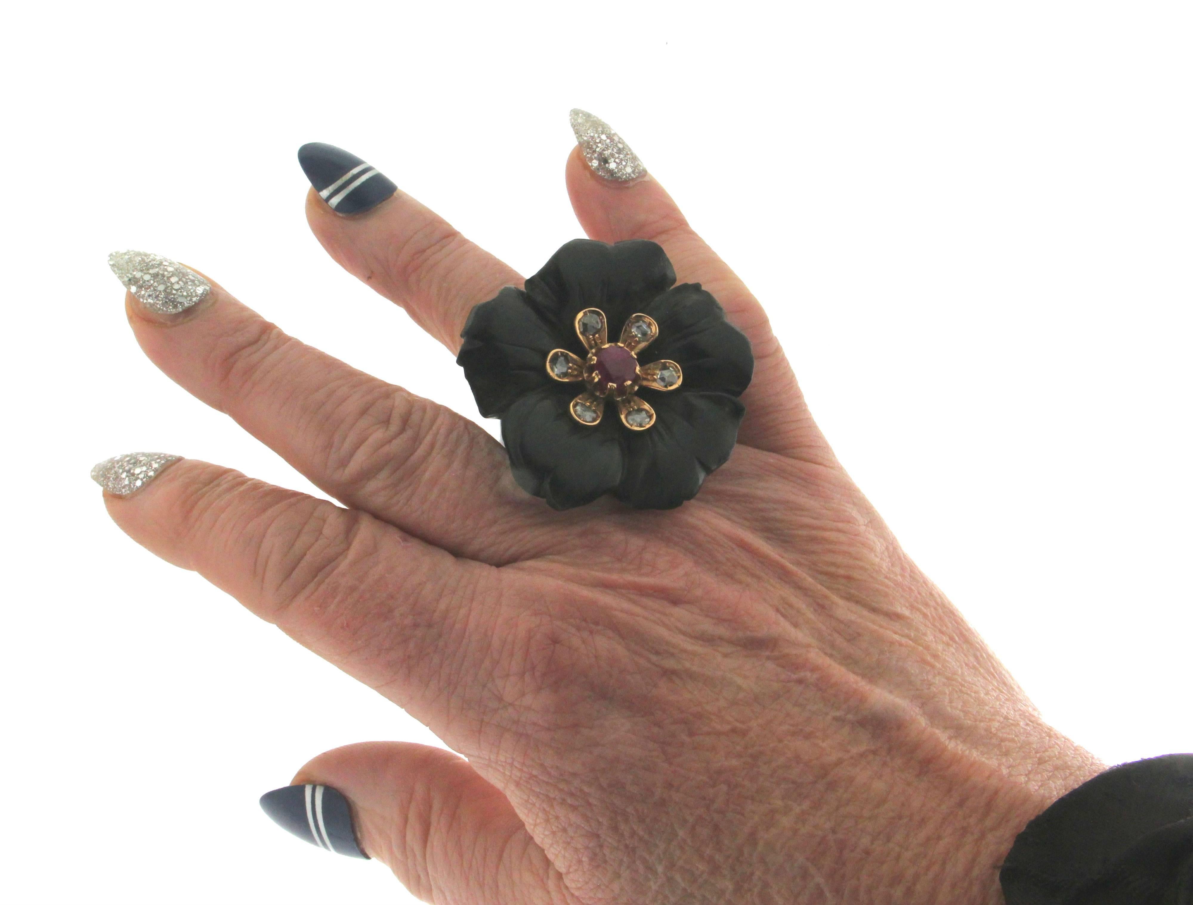 Handcraft Ebony 18 Karat Yellow Gold Ruby Diamonds Cocktail Ring In New Condition For Sale In Marcianise, IT