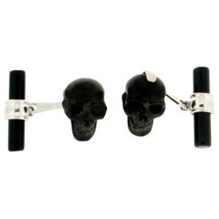 Boutons de manchette artisanaux en forme de crâne en ébène et or blanc 18 carats avec onyx