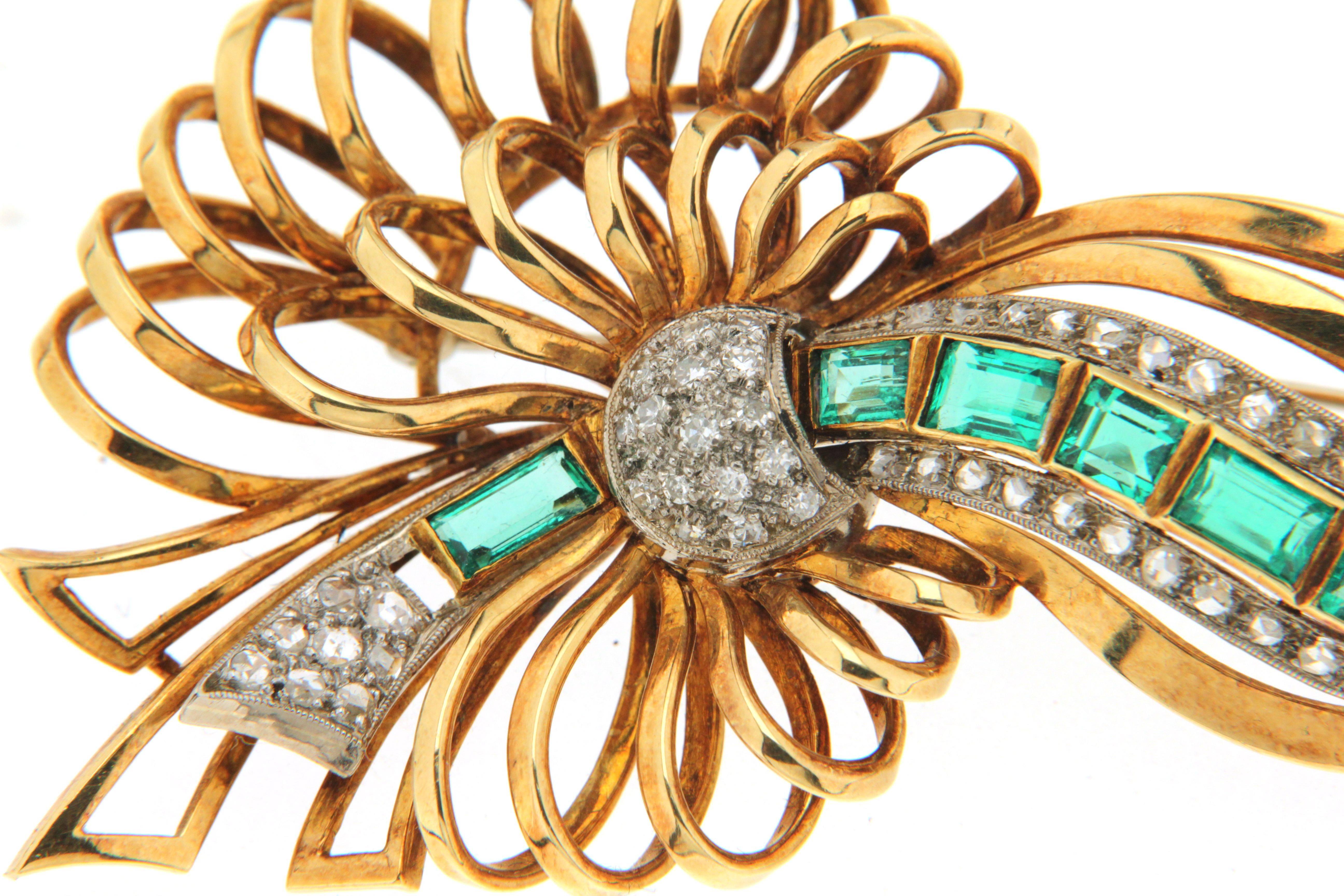 Mixed Cut Handcraft Emerald 14 Karat Yellow and White Gold Diamonds Brooch