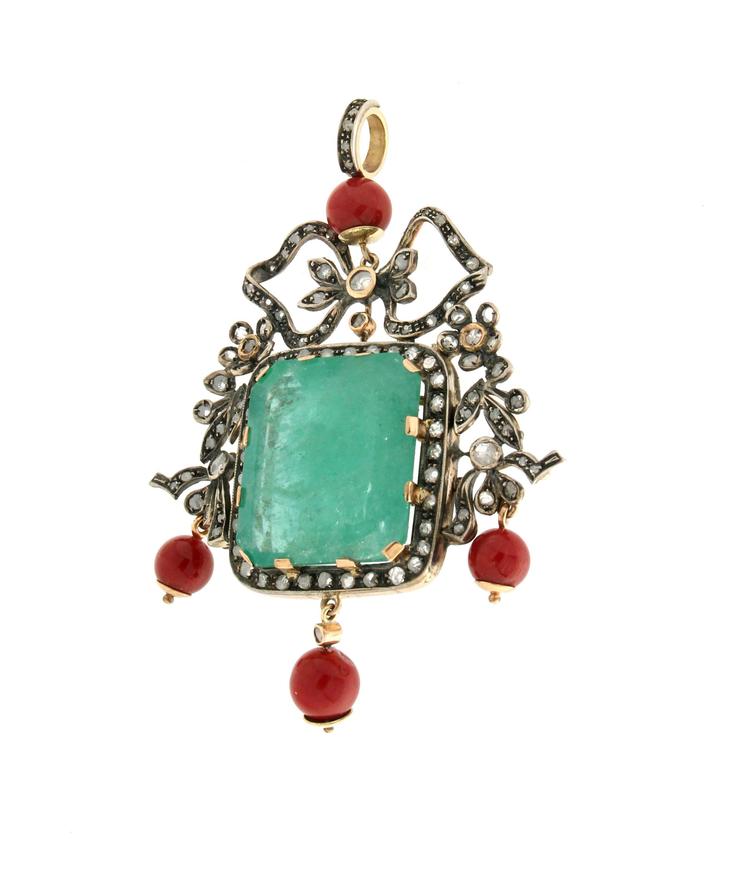 Artisan Handcraft Emerald 14 Karat Yellow Gold Diamonds Coral Pendant Necklace For Sale