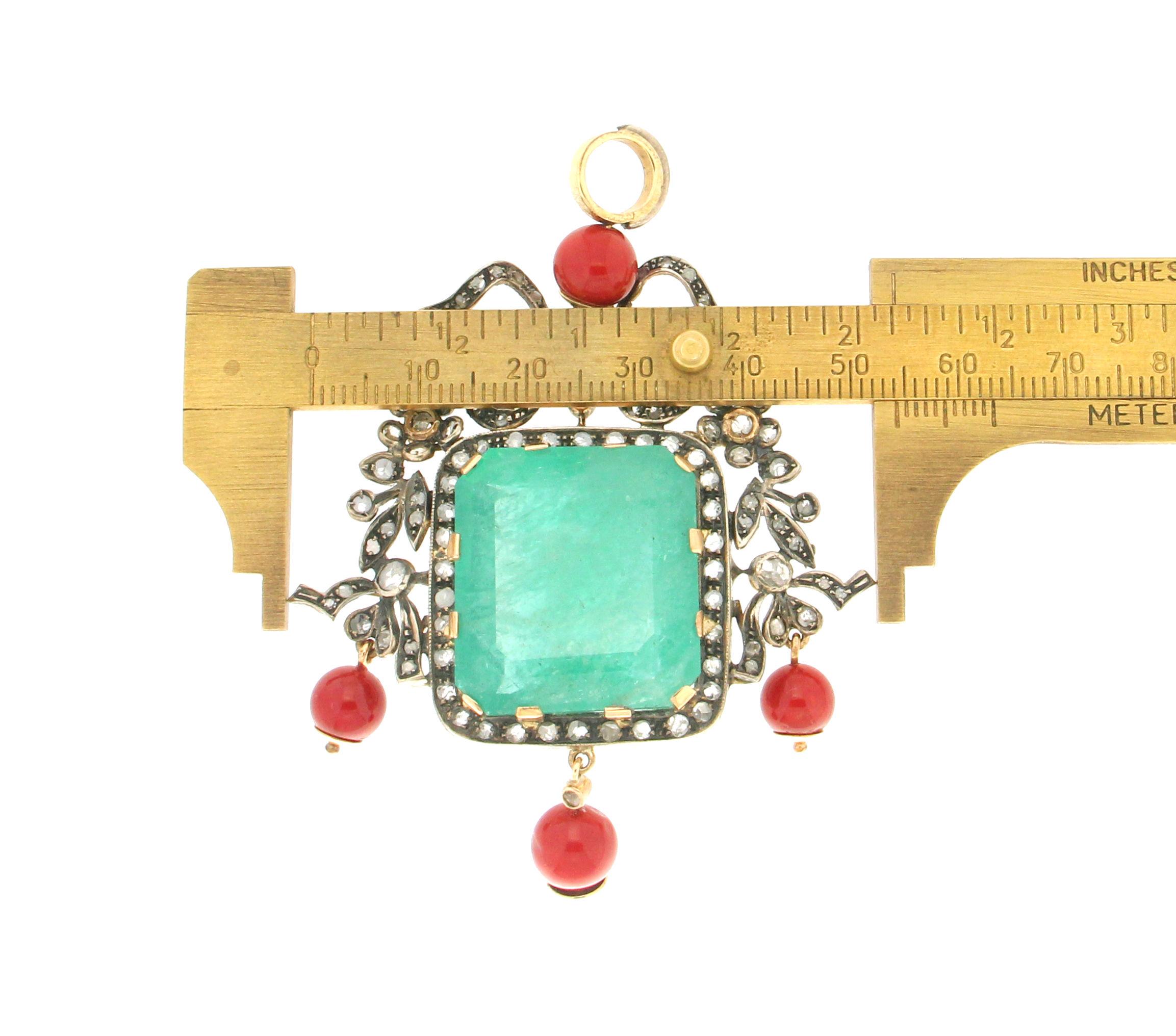 Women's or Men's Handcraft Emerald 14 Karat Yellow Gold Diamonds Pendant Necklace For Sale