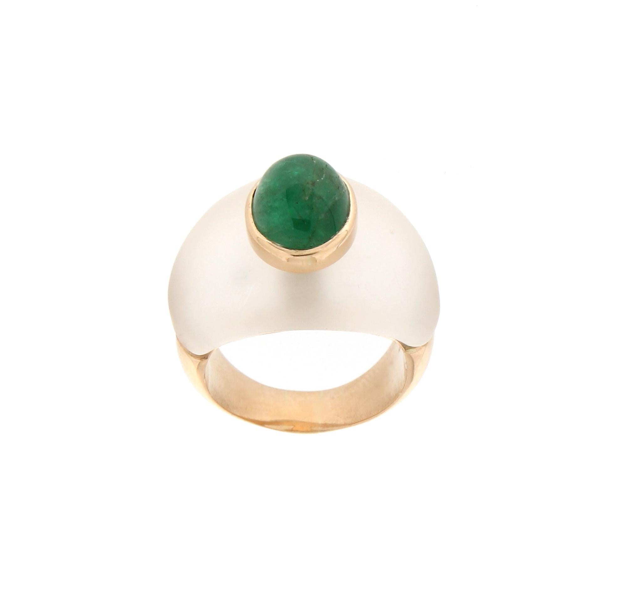 Handcraft Emerald 14 Karat Yellow Gold Rock Crystal Cocktail Ring For Sale 1