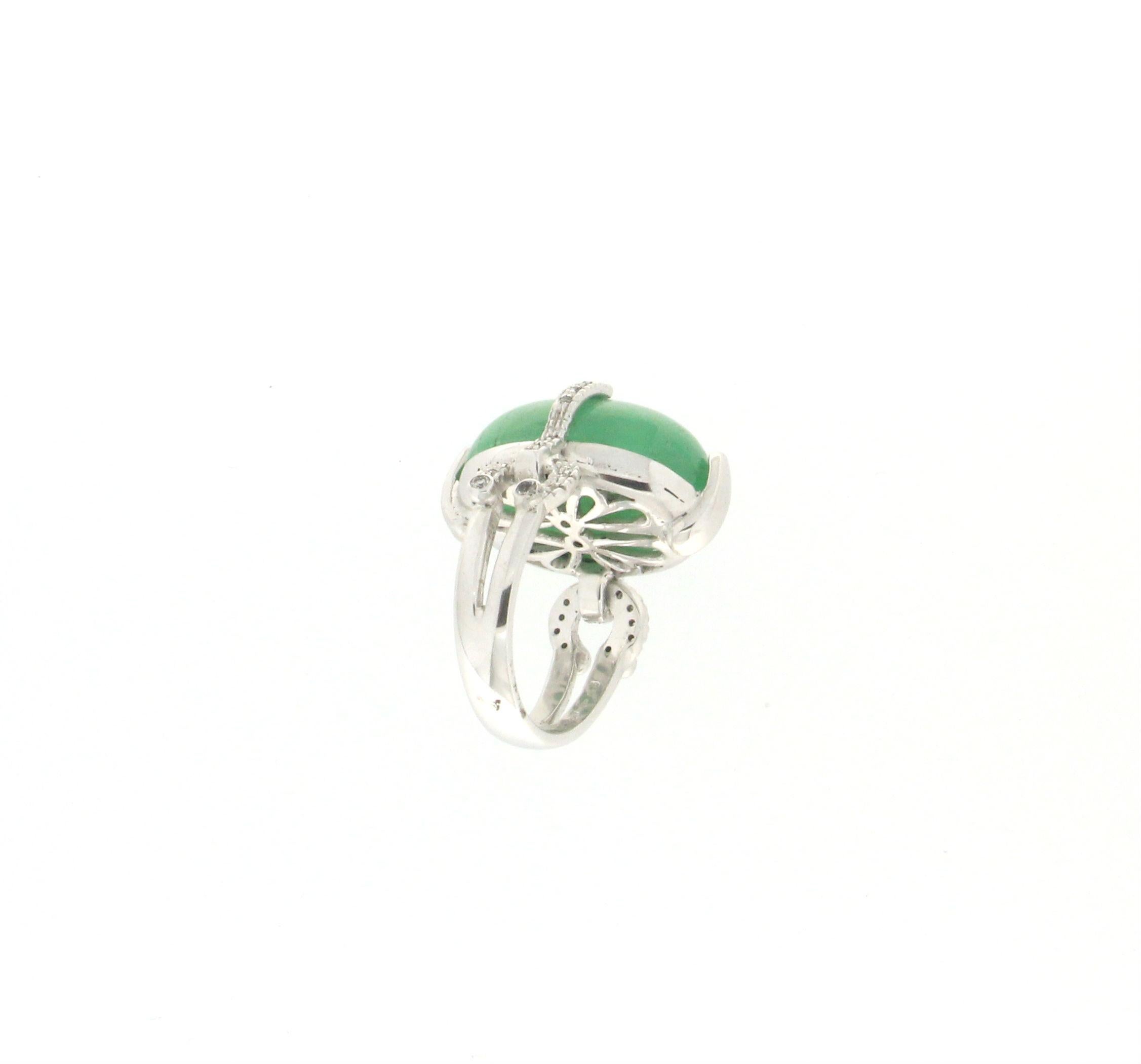 Handcraft Emerald 18 Karat White Gold Diamonds Cocktail Ring In New Condition For Sale In Marcianise, IT