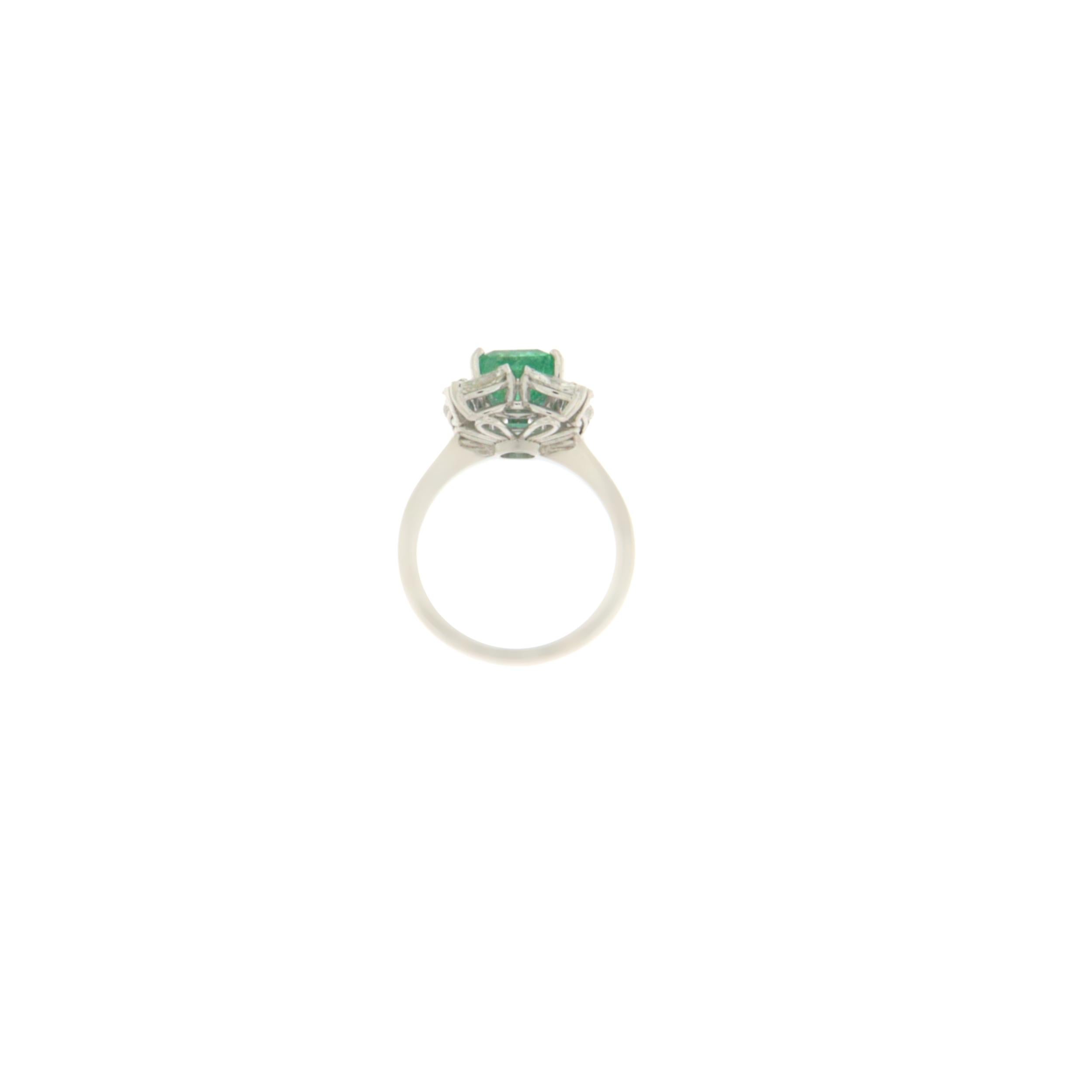 Emerald Diamonds 18 Karat White Gold Cocktail Ring For Sale 2