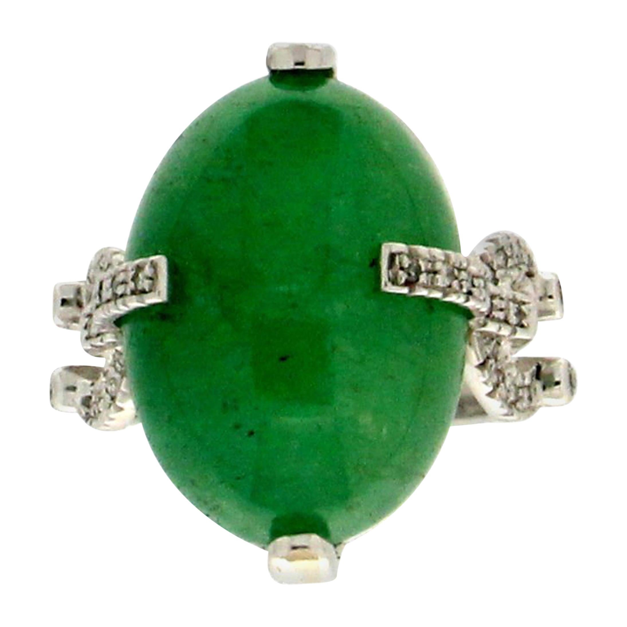Handcraft Emerald 18 Karat White Gold Diamonds Cocktail Ring