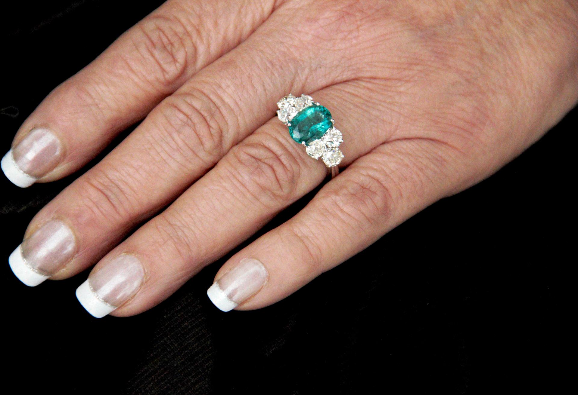 Handcraft Emerald 18 Karat White Gold Diamonds Engagement Ring 5